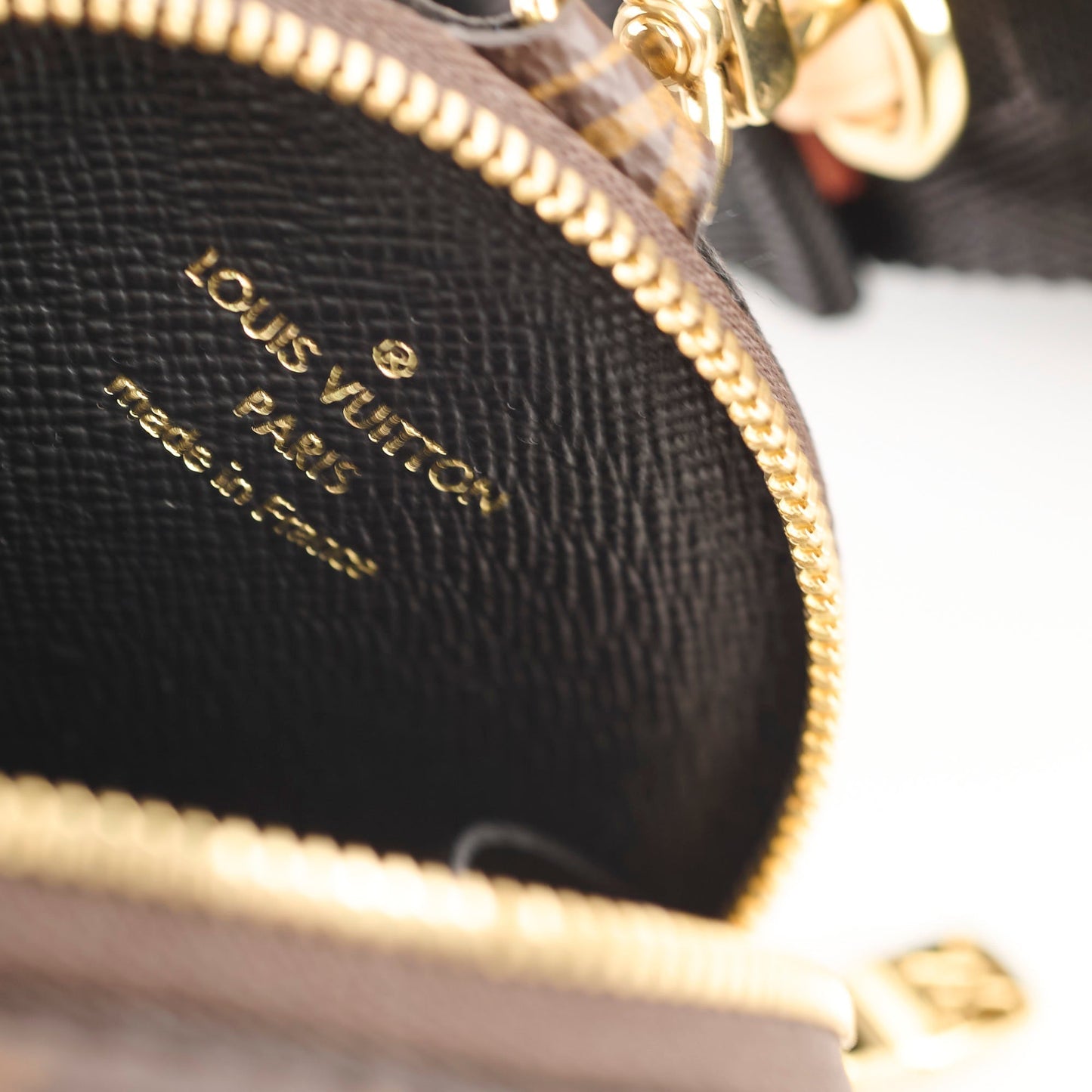 Louis Vuitton Canvas Strap With Coin  Alice Bags Monogram Black