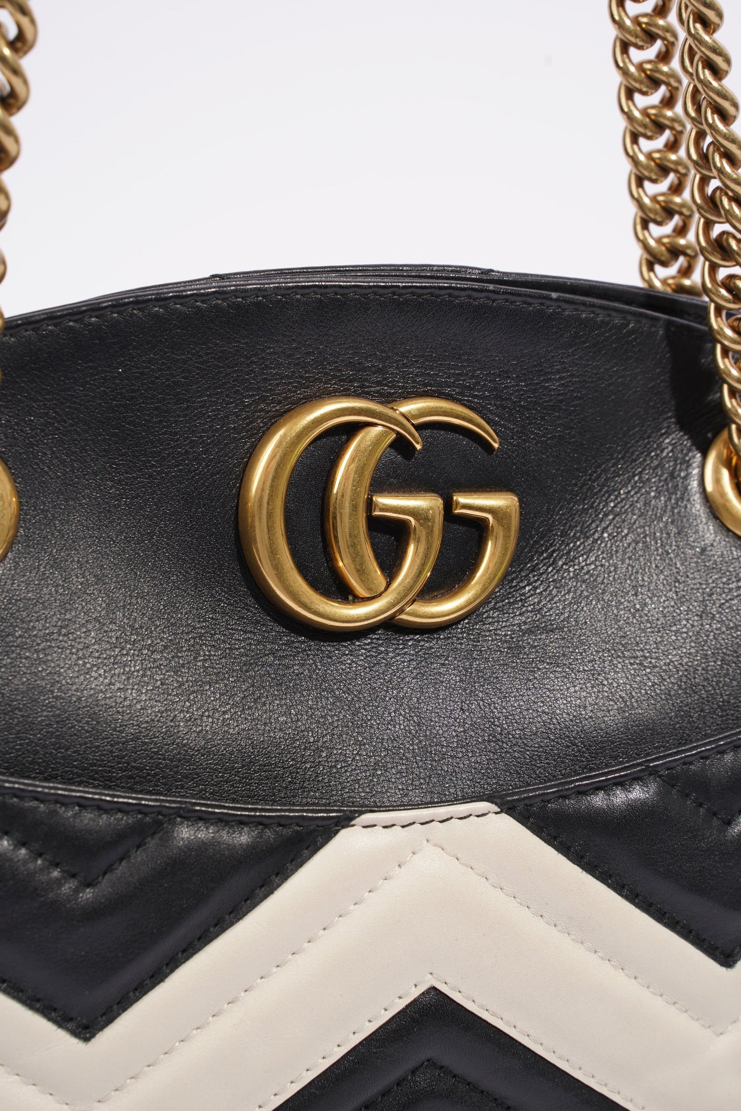 Gucci GG Marmont Zig Zag Black / White Matelasse Leather Medium