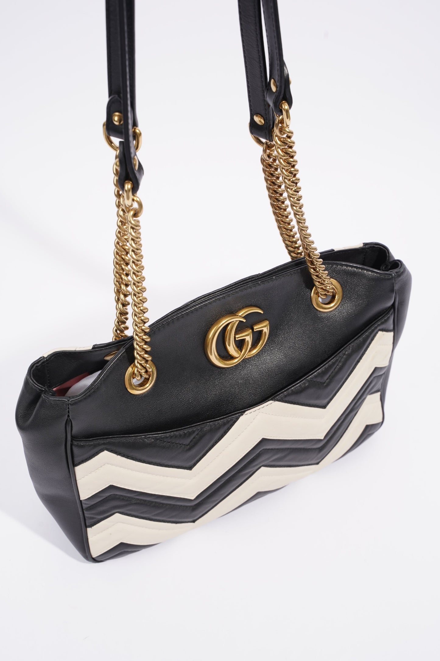 Gucci GG Marmont Zig Zag Black / White Matelasse Leather Medium