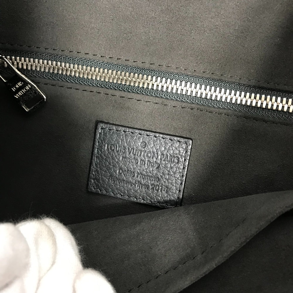 LOUIS VUITTON Clutch bag M48811 Taurillon Clemence Leather black Bag portfolio mens Used