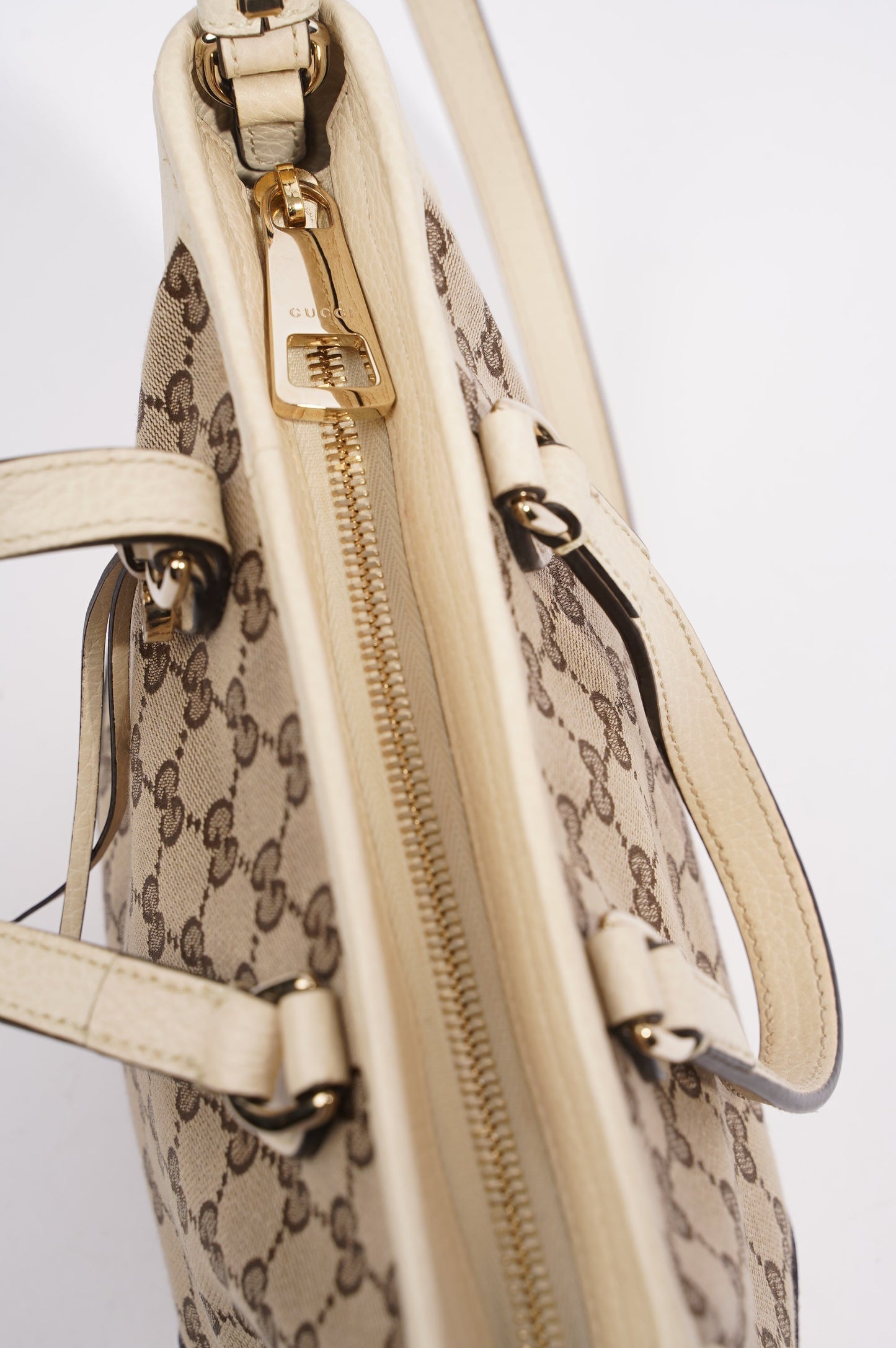 Gucci Bree GG Bag White and monogram Canvas Small