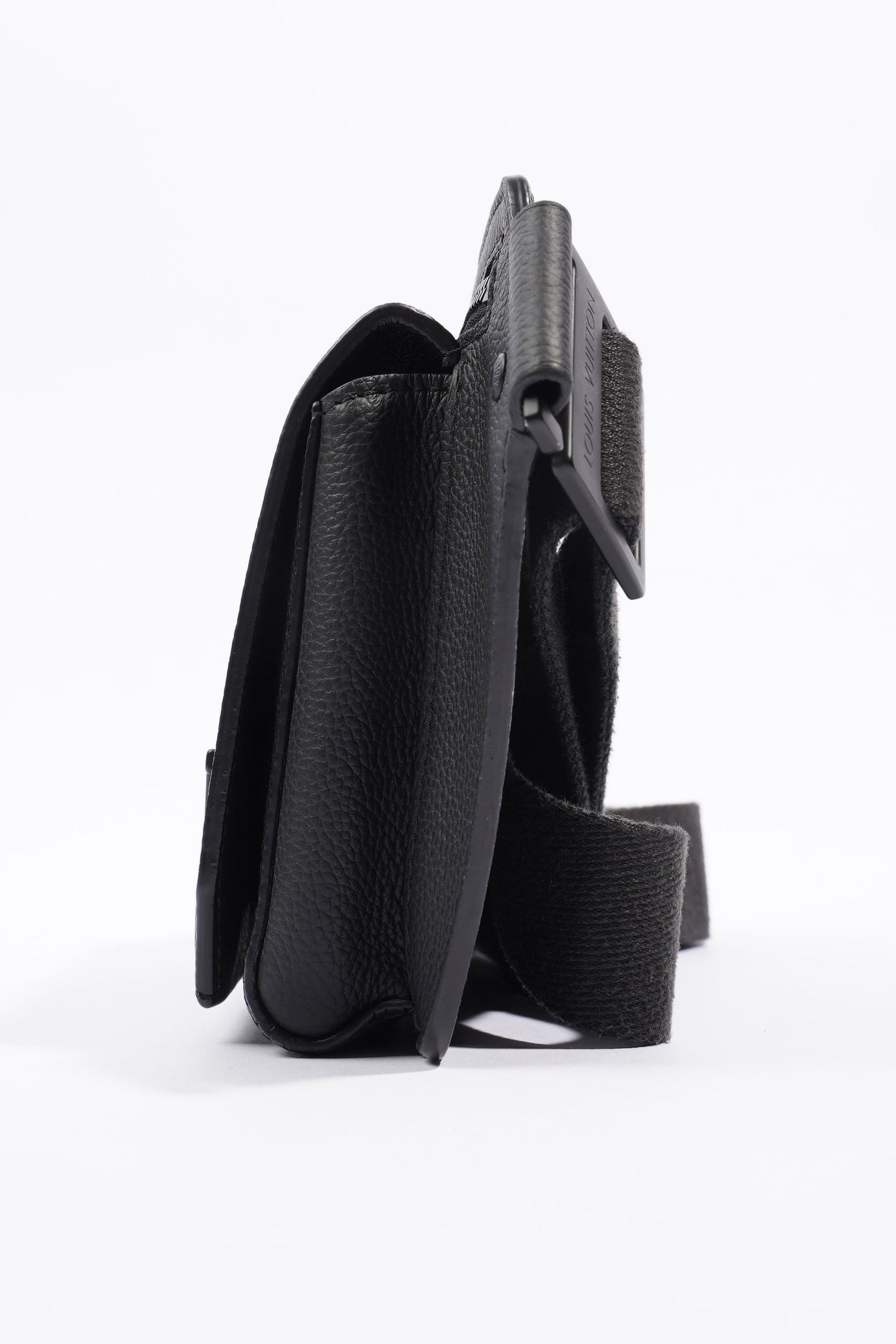 Louis Vuitton Aerogram Takeoff Sling Bum Bag Black Leather