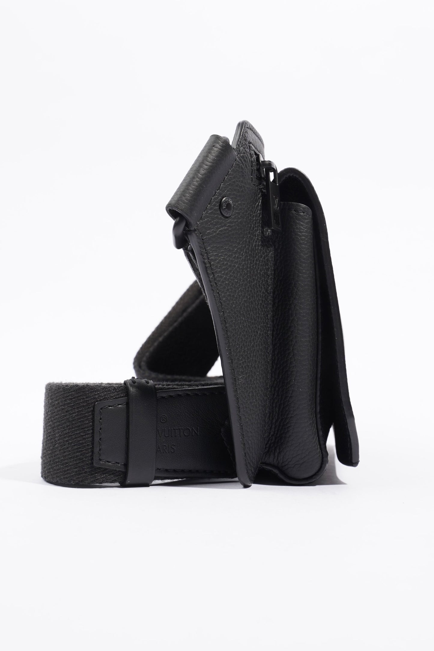 Louis Vuitton Aerogram Takeoff Sling Bum Bag Black Leather