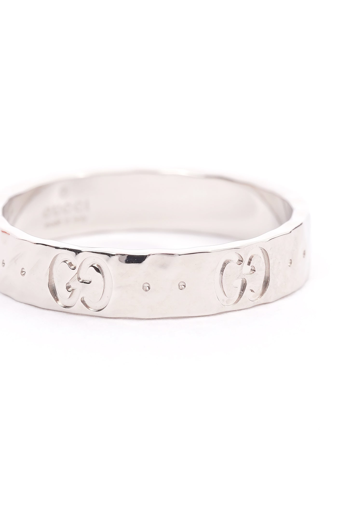 Gucci Hammered ring band silver White Gold