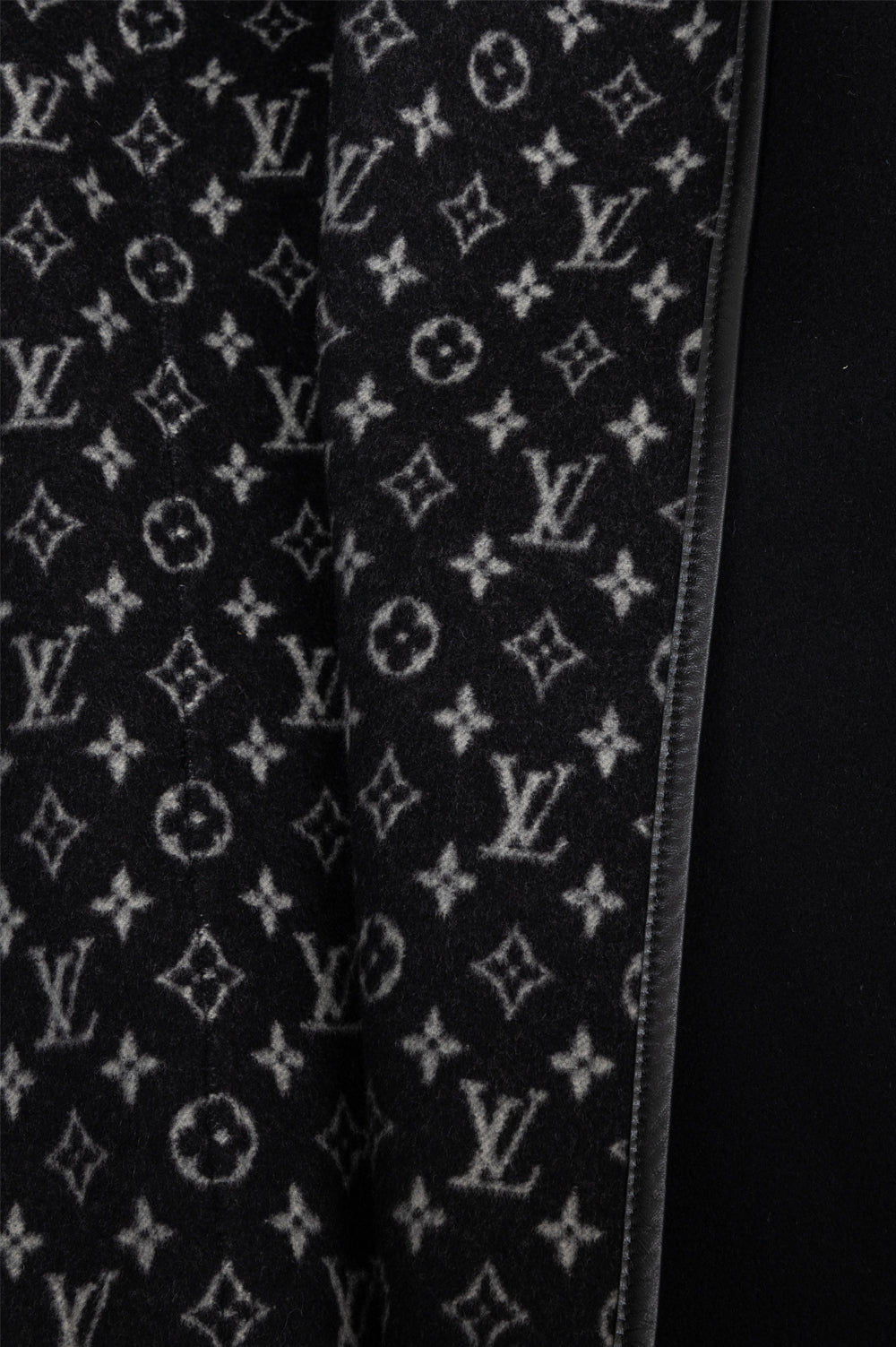 LOUIS VUITTON Belted Coat Wool MNG Black