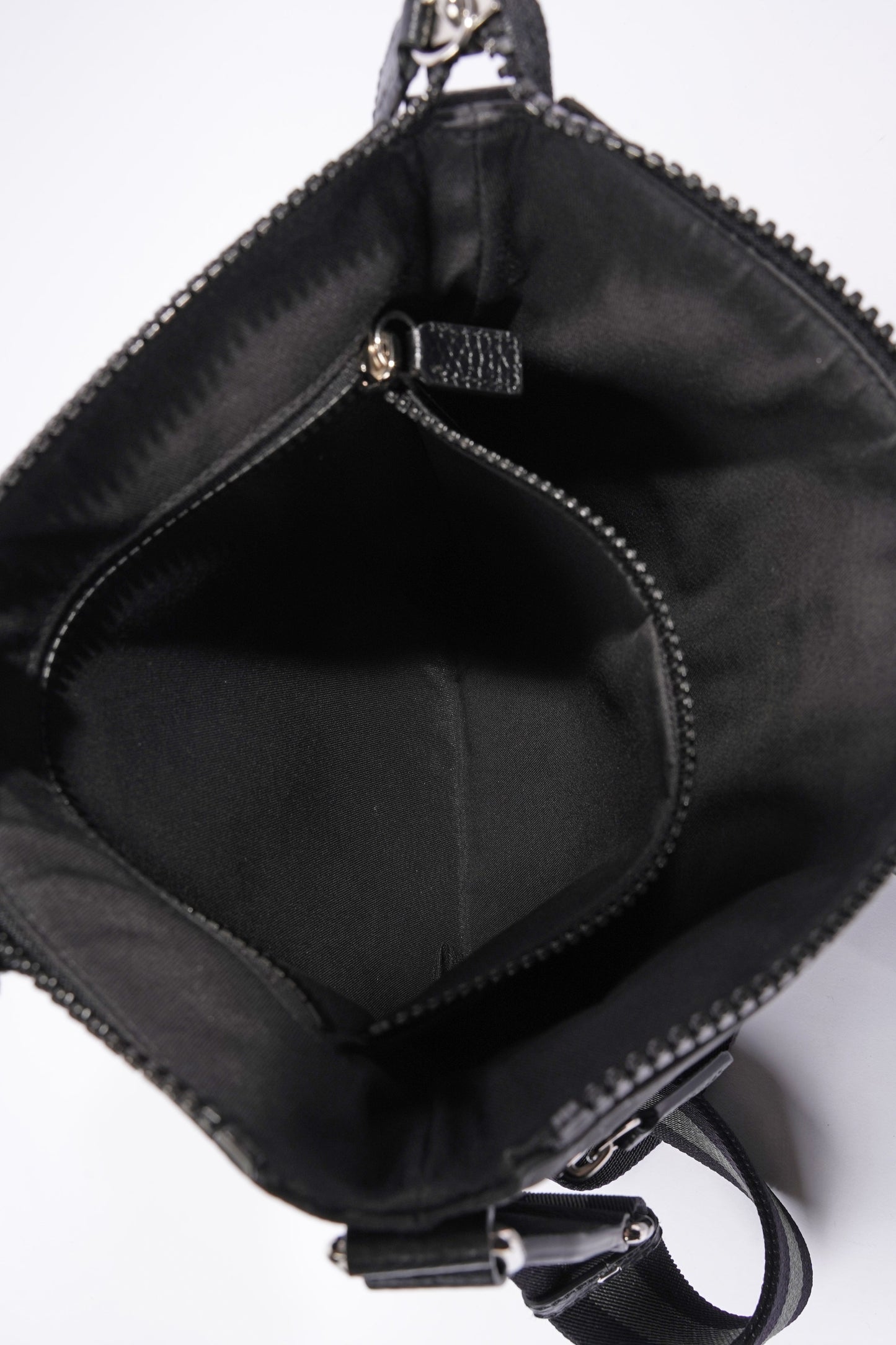 Gucci GG Supreme Messenger Bag Black Canvas