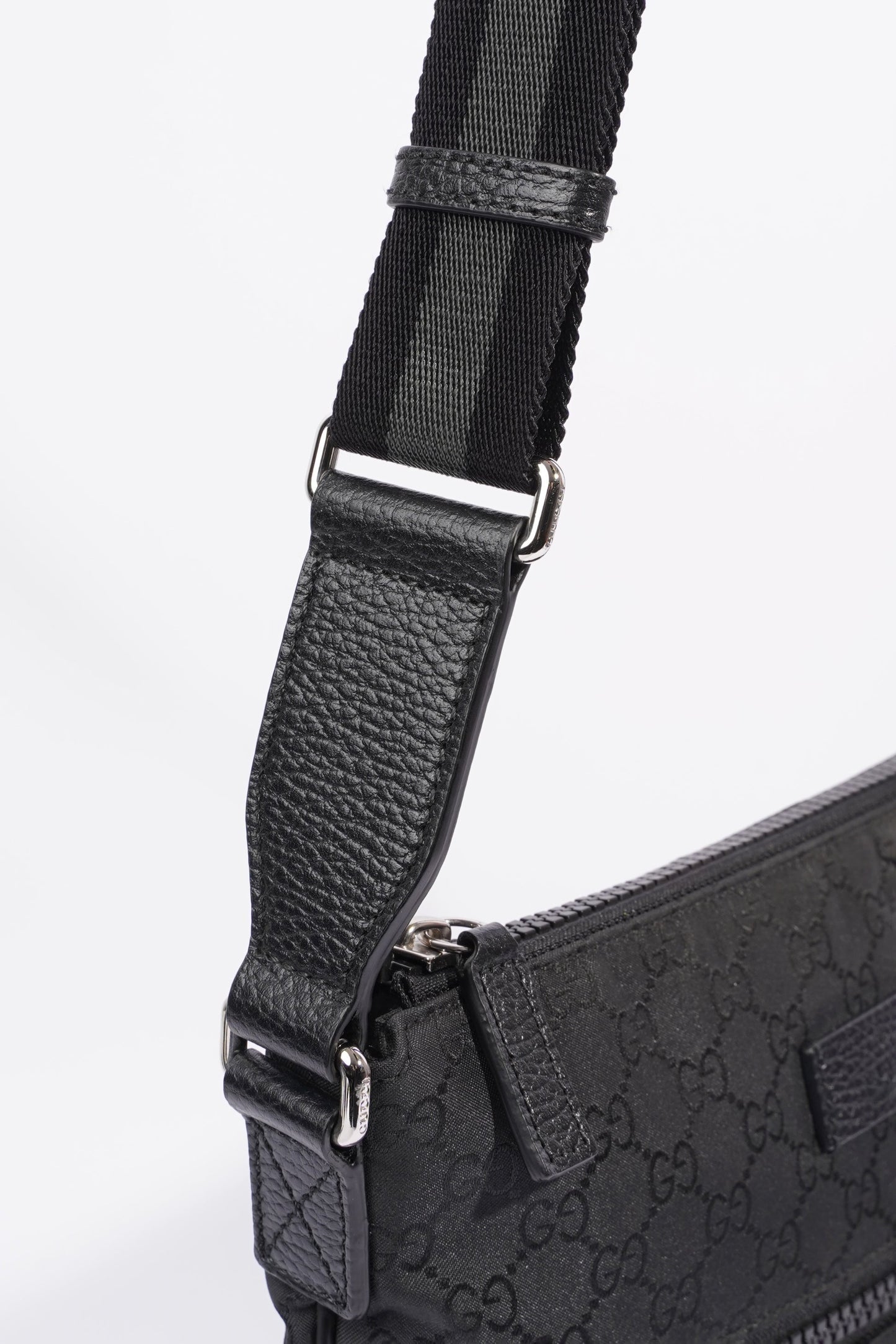 Gucci GG Supreme Messenger Bag Black Canvas