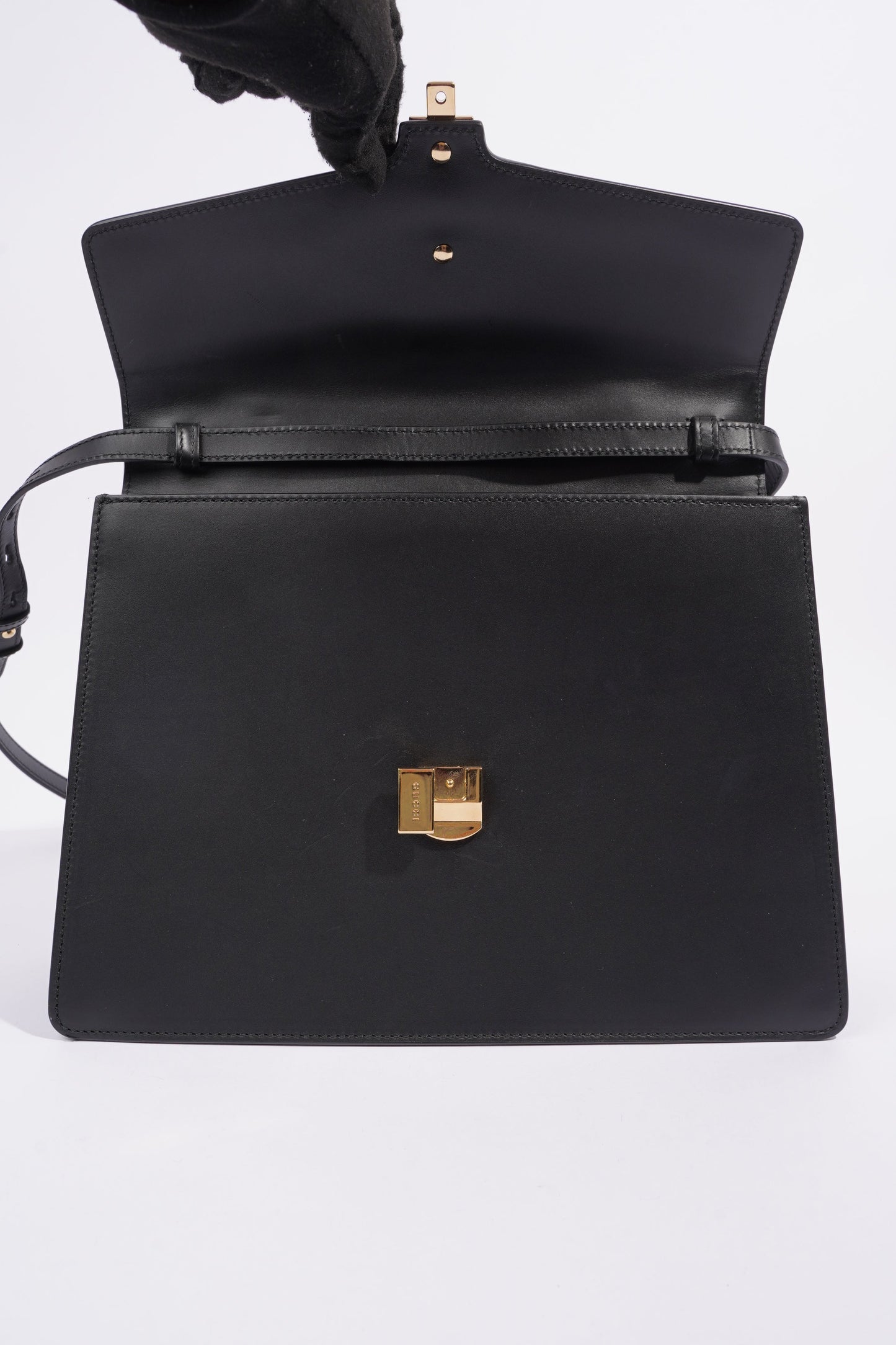 Gucci Sylvie Satchel Black / Gucci Stripe Calfskin Leather Medium
