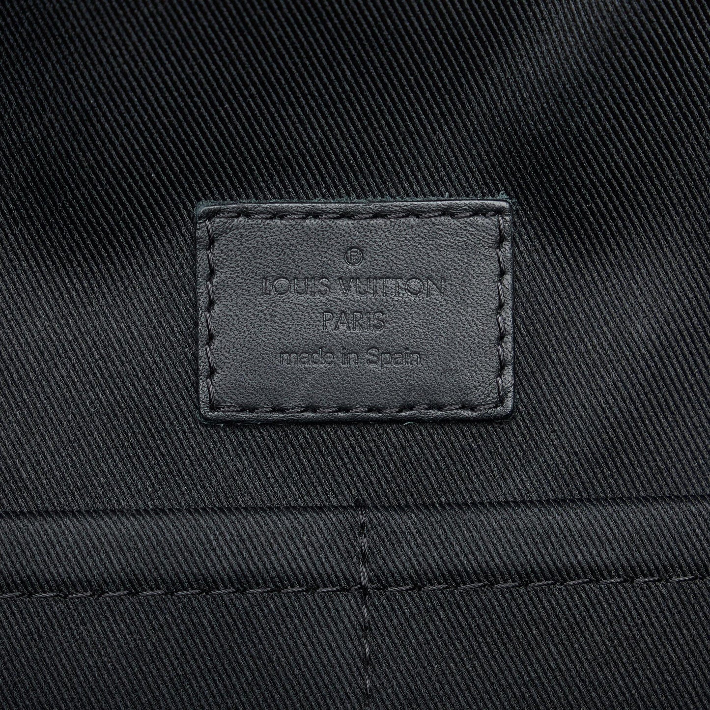 Louis Vuitton Damier Infini District MM (SHG-1NdqVh)