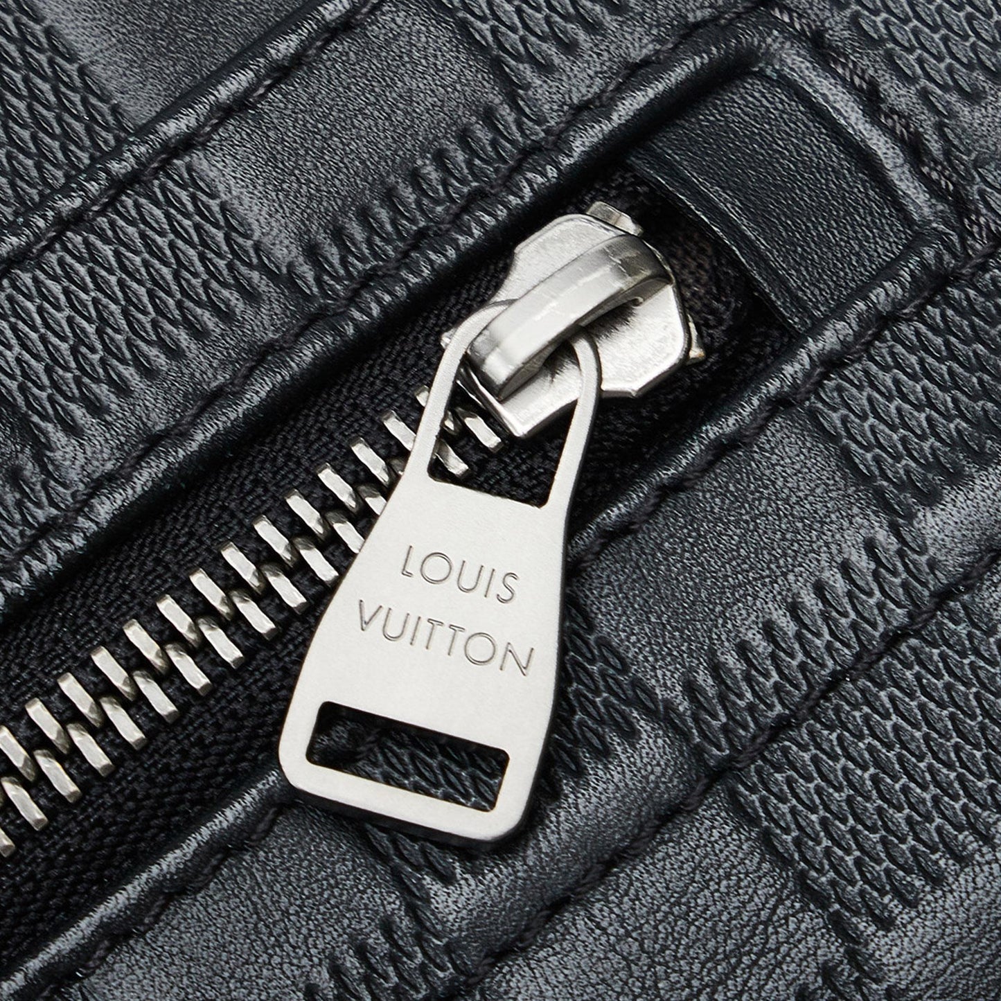 Louis Vuitton Damier Infini District PM (SHG-52WRMl)