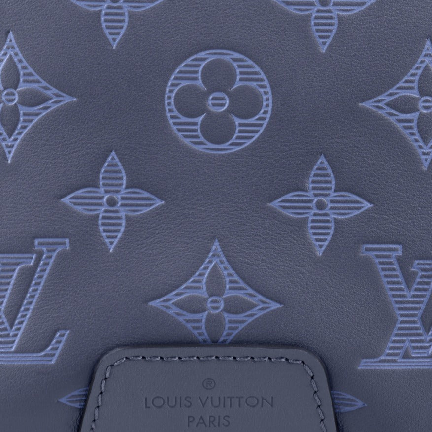 LOUIS VUITTON DISCOVERY BUMBAG PM