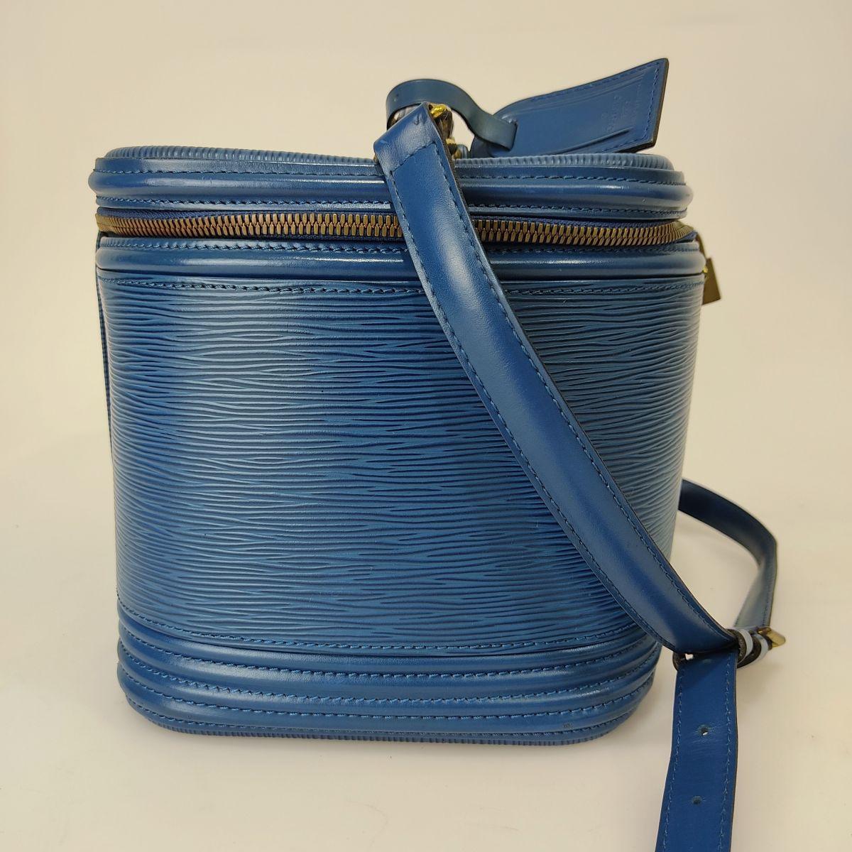 LOUIS VUITTON Beauty Case Vanity Epi light blue bag