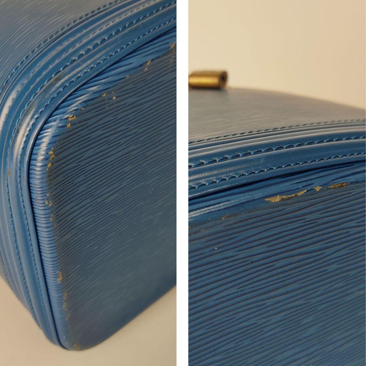 LOUIS VUITTON Beauty Case Vanity Epi light blue bag
