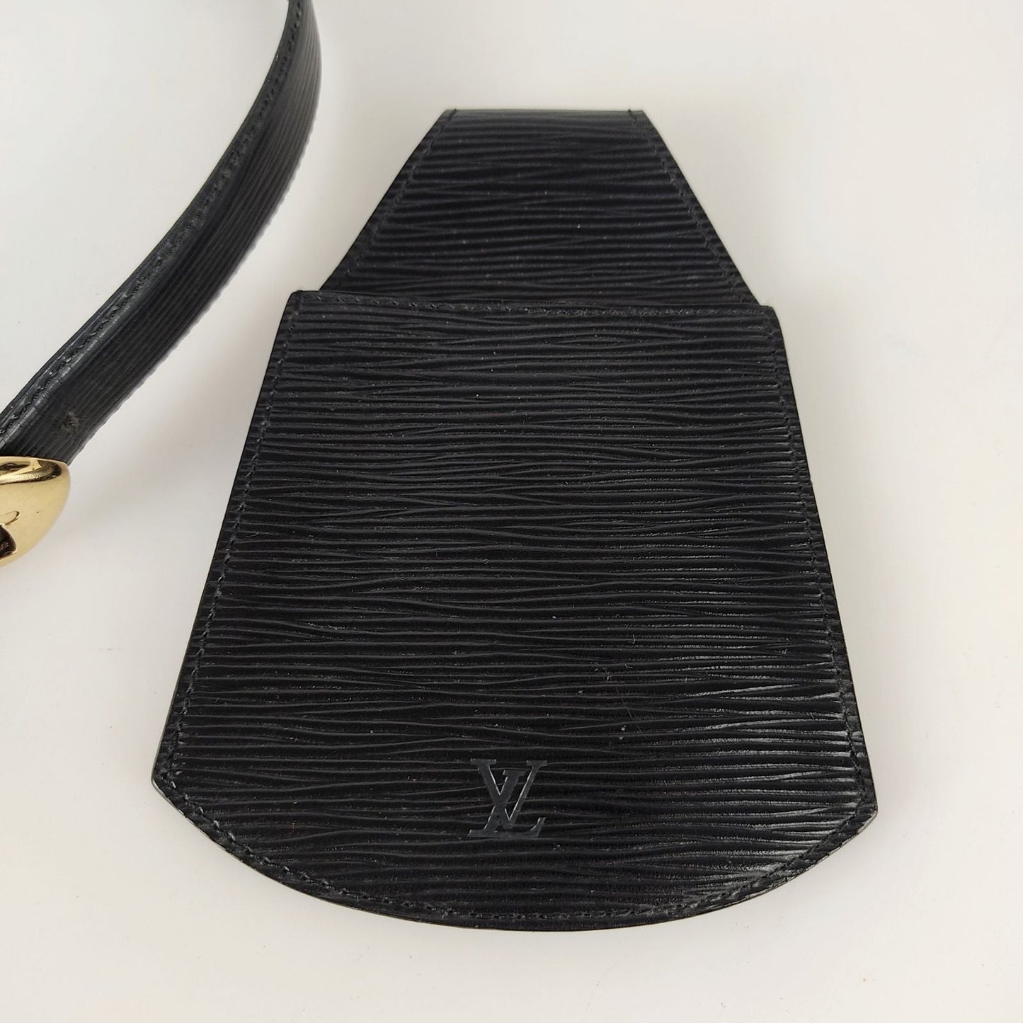 LOUIS VUITTON fanny pack Sherwood Epi black belt