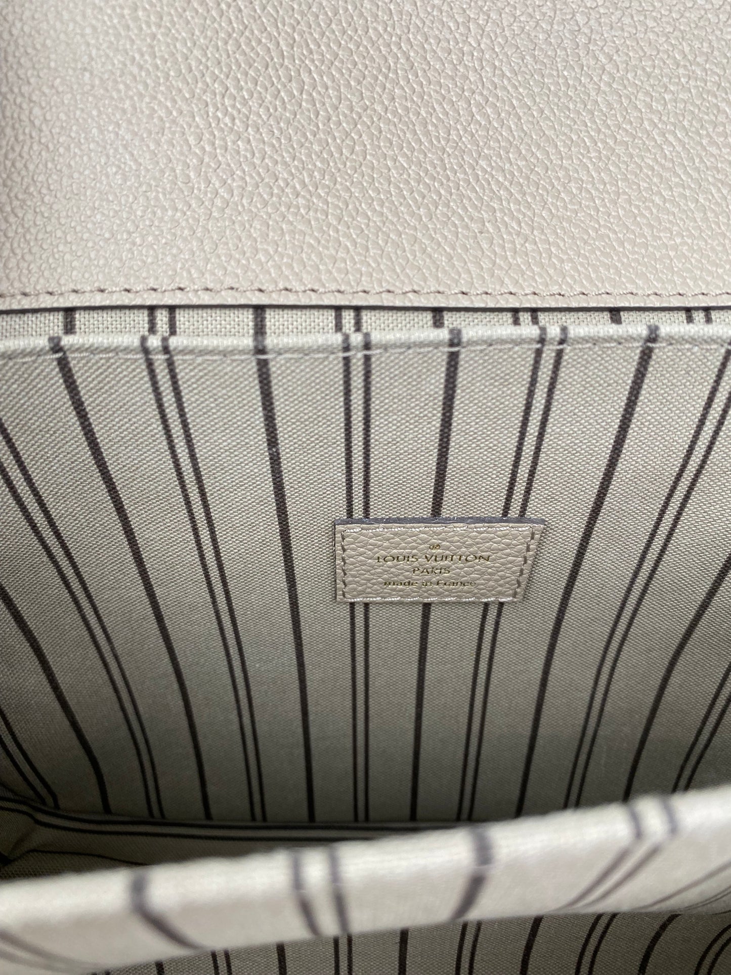 Louis Vuitton Beige Pochette Metis Bag