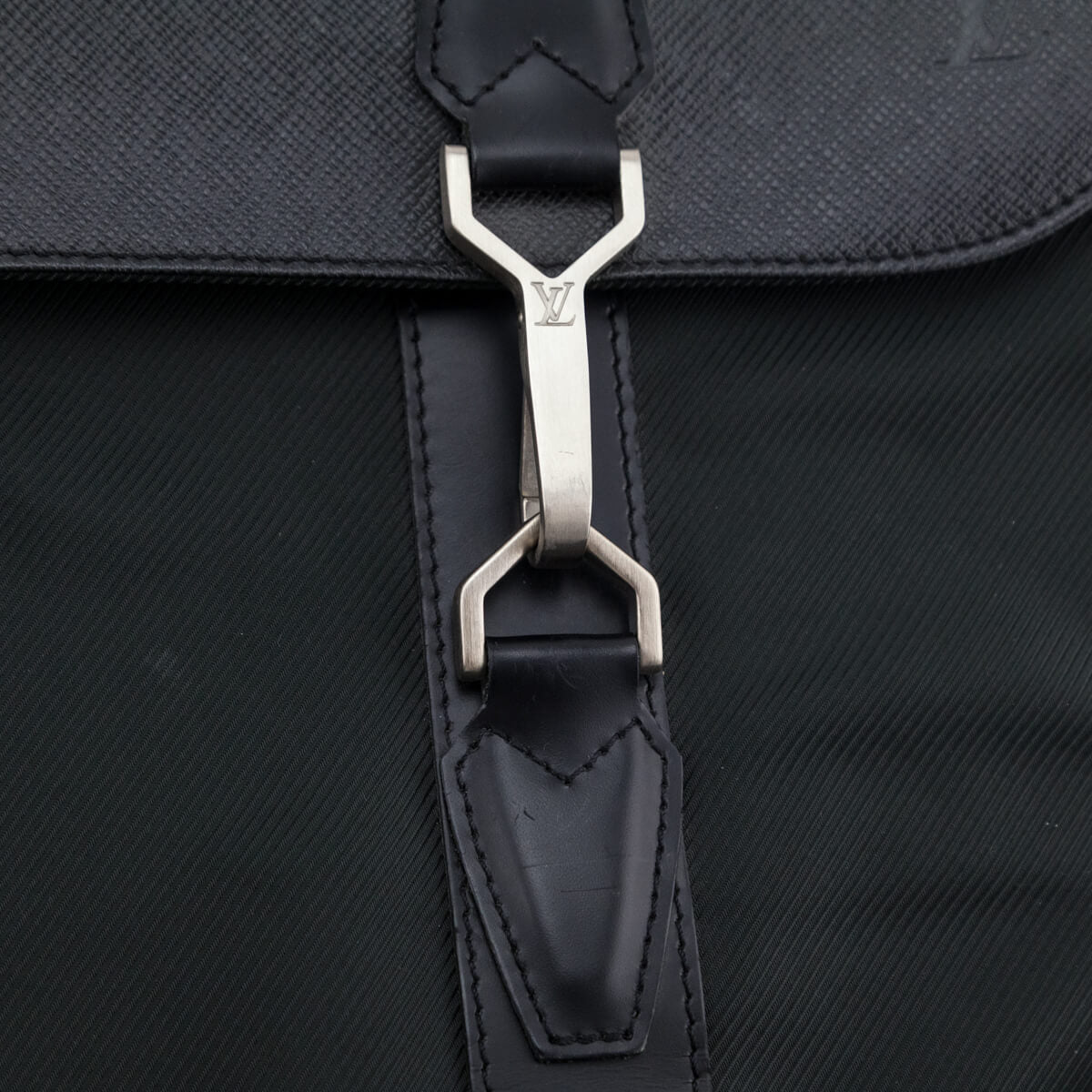 Louis Vuitton Black Taiga Gibeciere Garment Bag