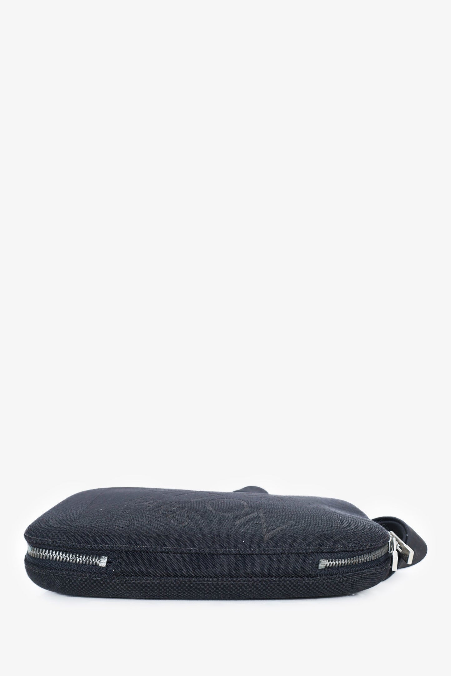 Louis Vuitton 2005 Damier Geant Mage Terre Bum Bag