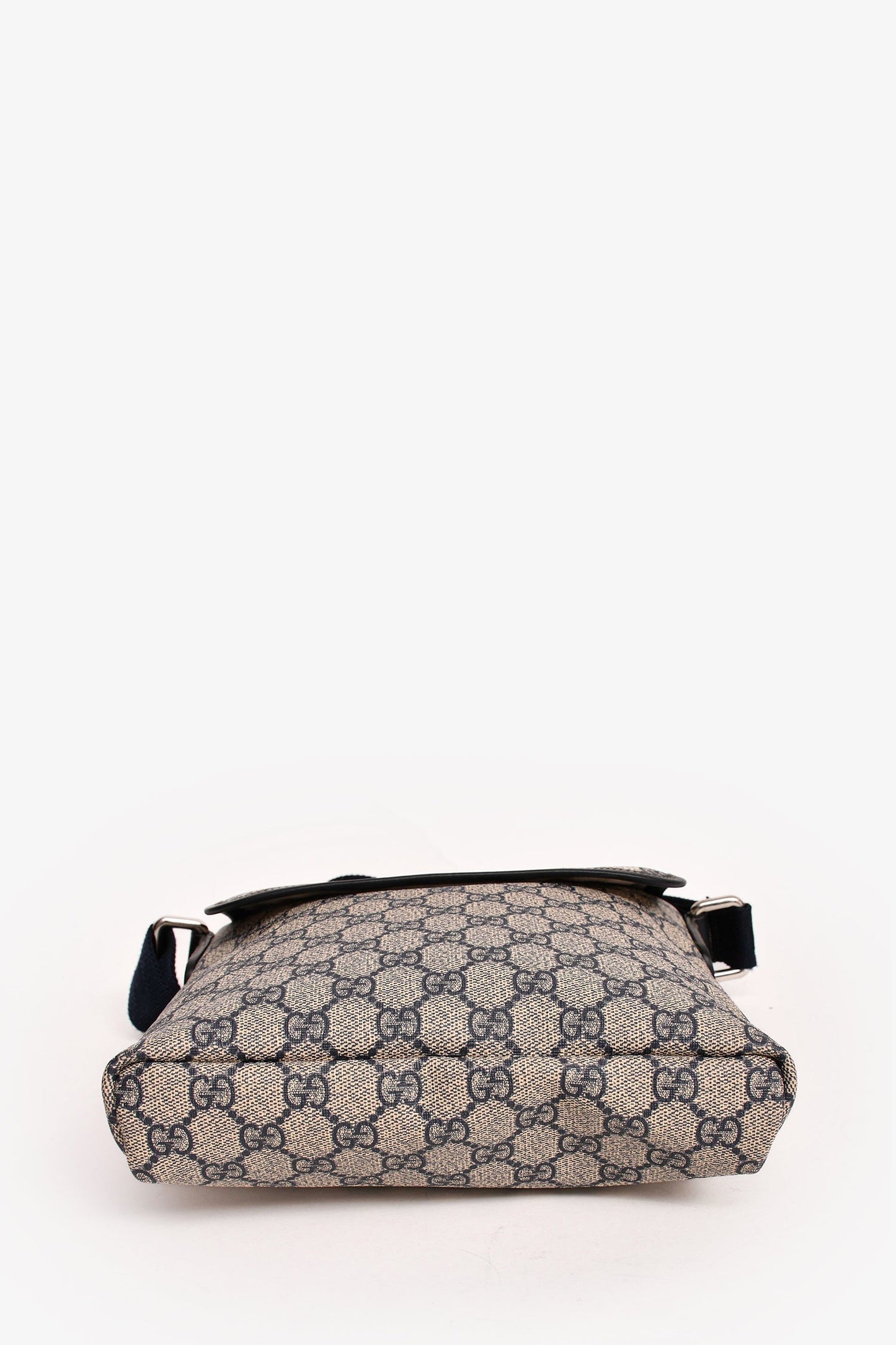 Gucci Cream/Navy GG Supreme Messenger Bag