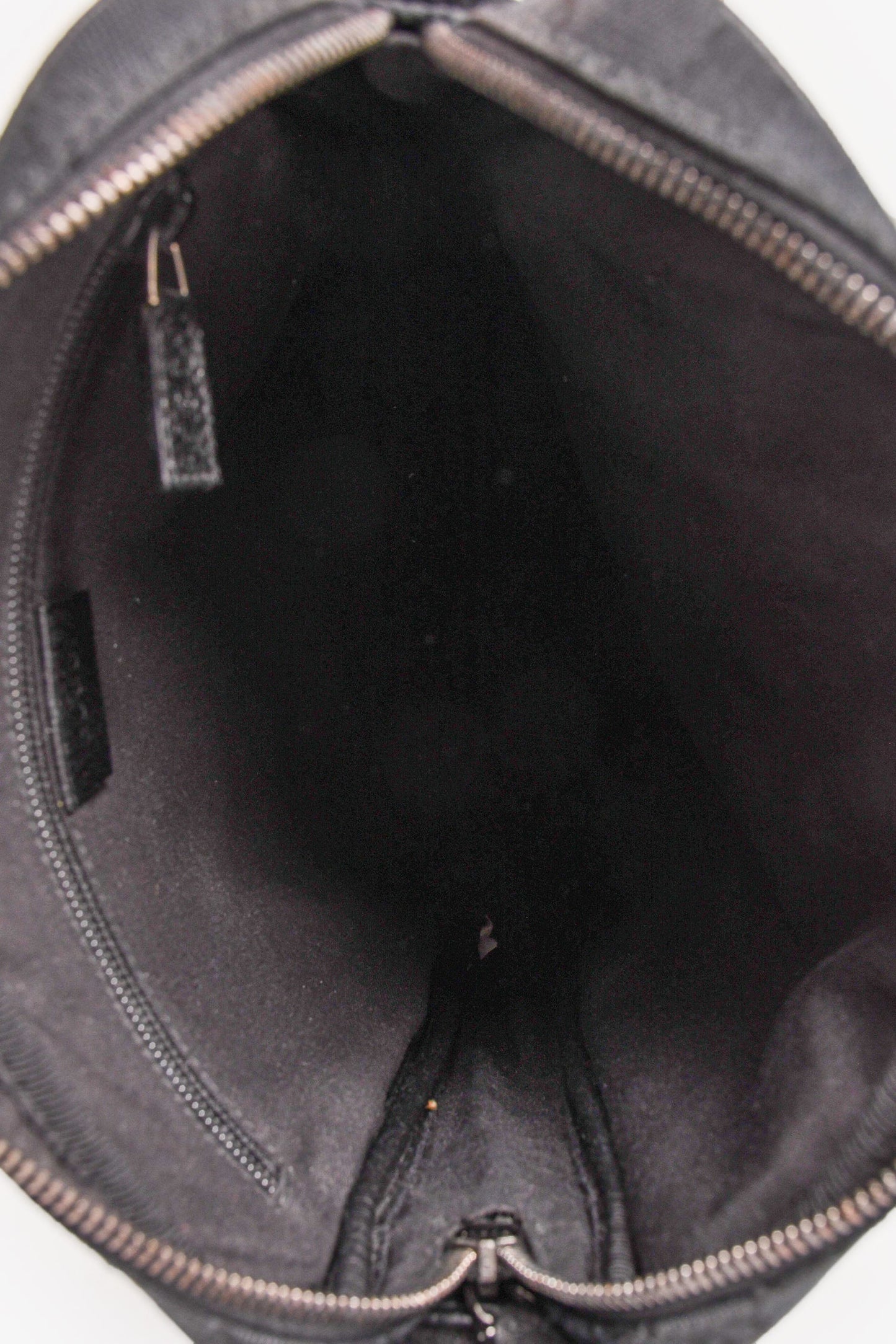 Gucci Black GG Supreme Canvas Messenger Bag