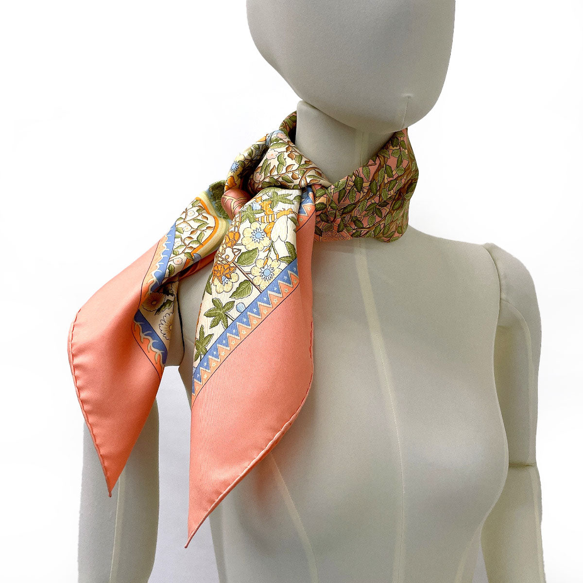 HERMES scarf Silk, 100% silk pink Axis Mundi The central axis of the world Carre 90