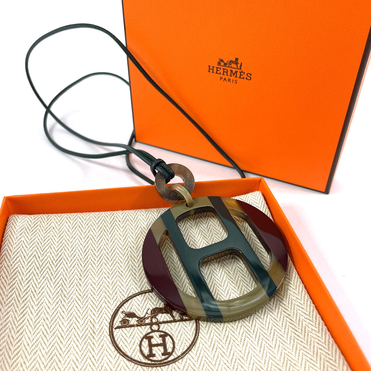 HERMES Necklace Buffalo horn green H Equip