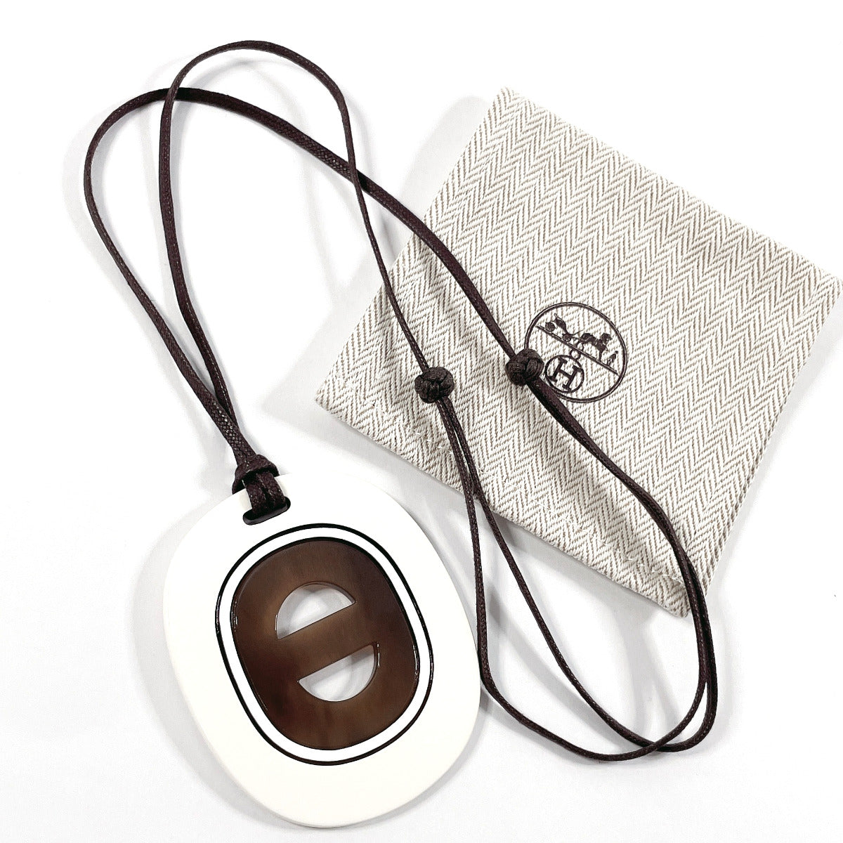 HERMES Necklace Buffalo Horn, Lacquer white Fidelio Village