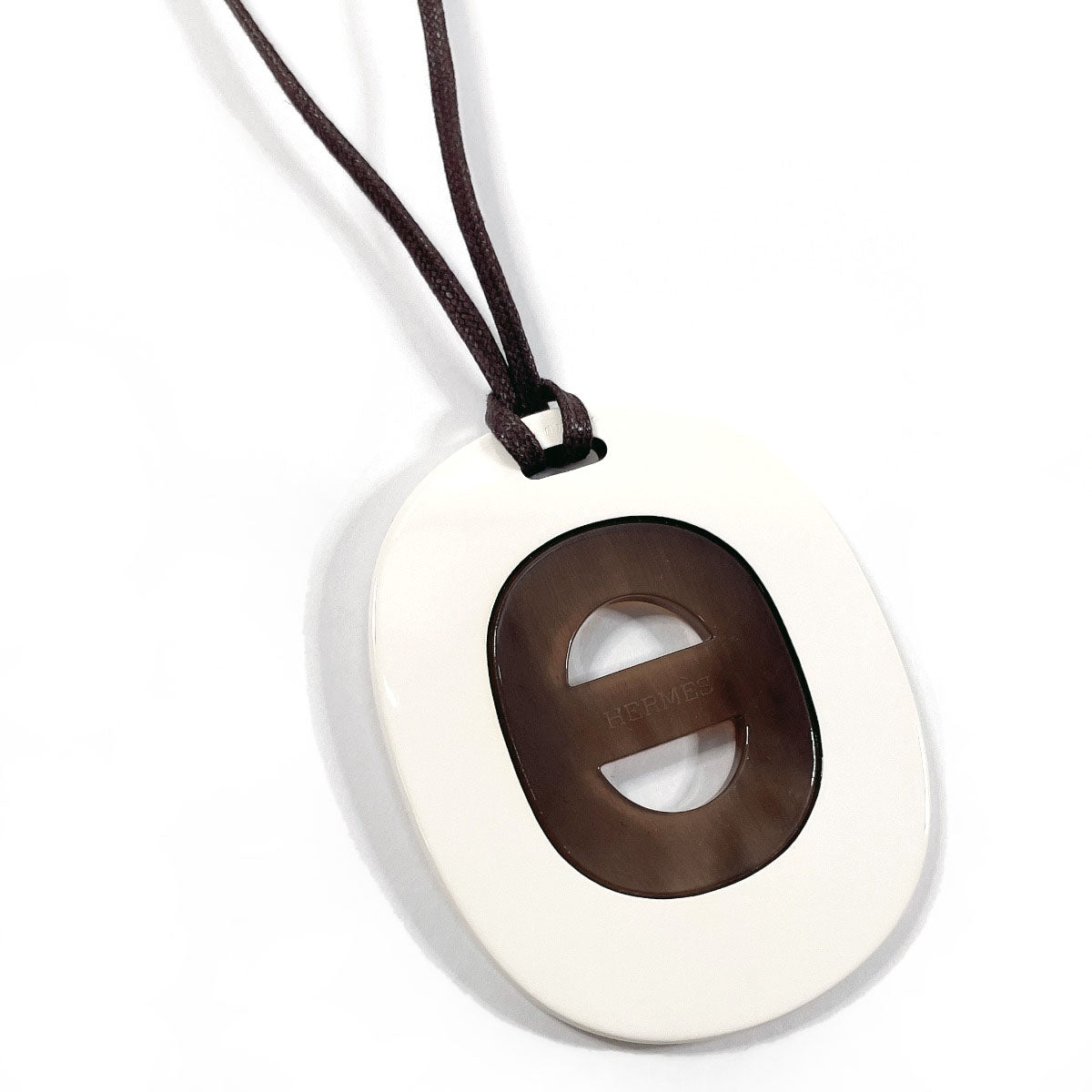 HERMES Necklace Buffalo Horn, Lacquer white Fidelio Village