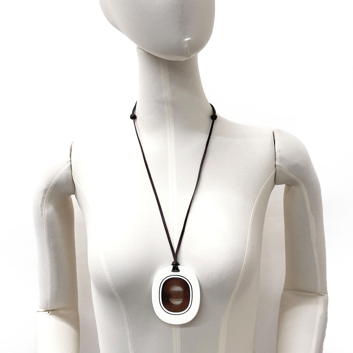 HERMES Necklace Buffalo Horn, Lacquer white Fidelio Village