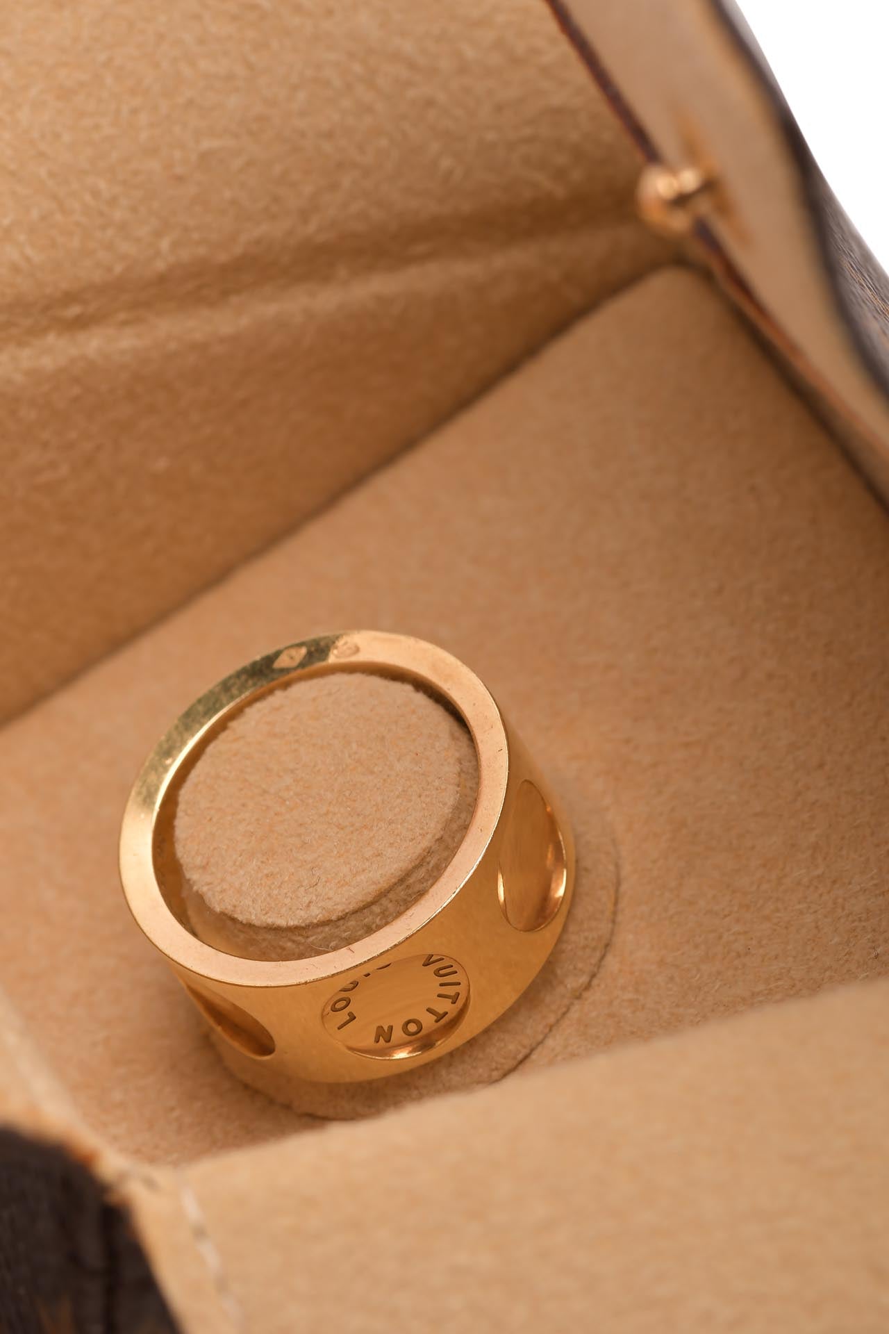 LOUIS VUITTON Empreinte 18K Yellow Gold Wide Band Ring