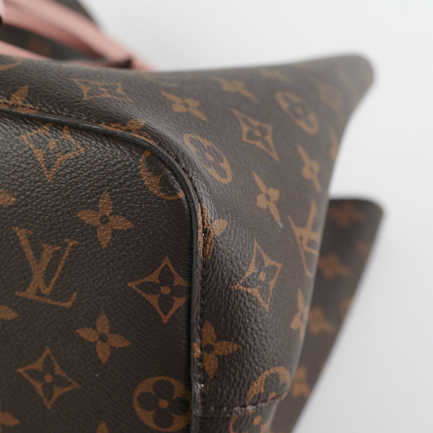 ITEM 26 - Louis Vuitton Neo Noe Monogram
