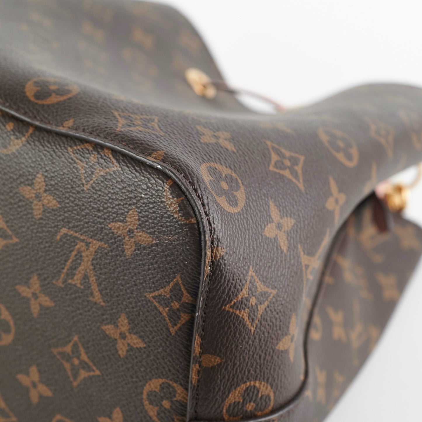 ITEM 26 - Louis Vuitton Neo Noe Monogram