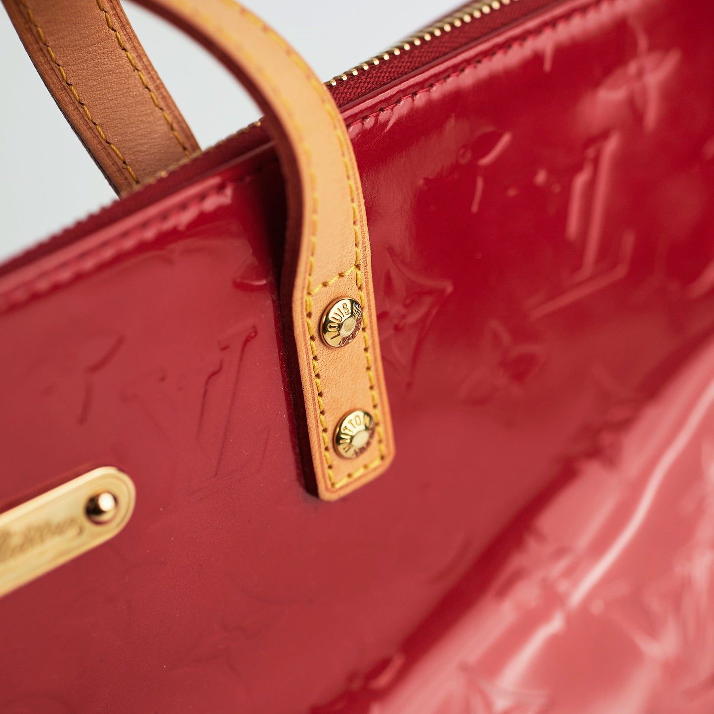 Louis Vuitton Bellevue PM Vernis Red