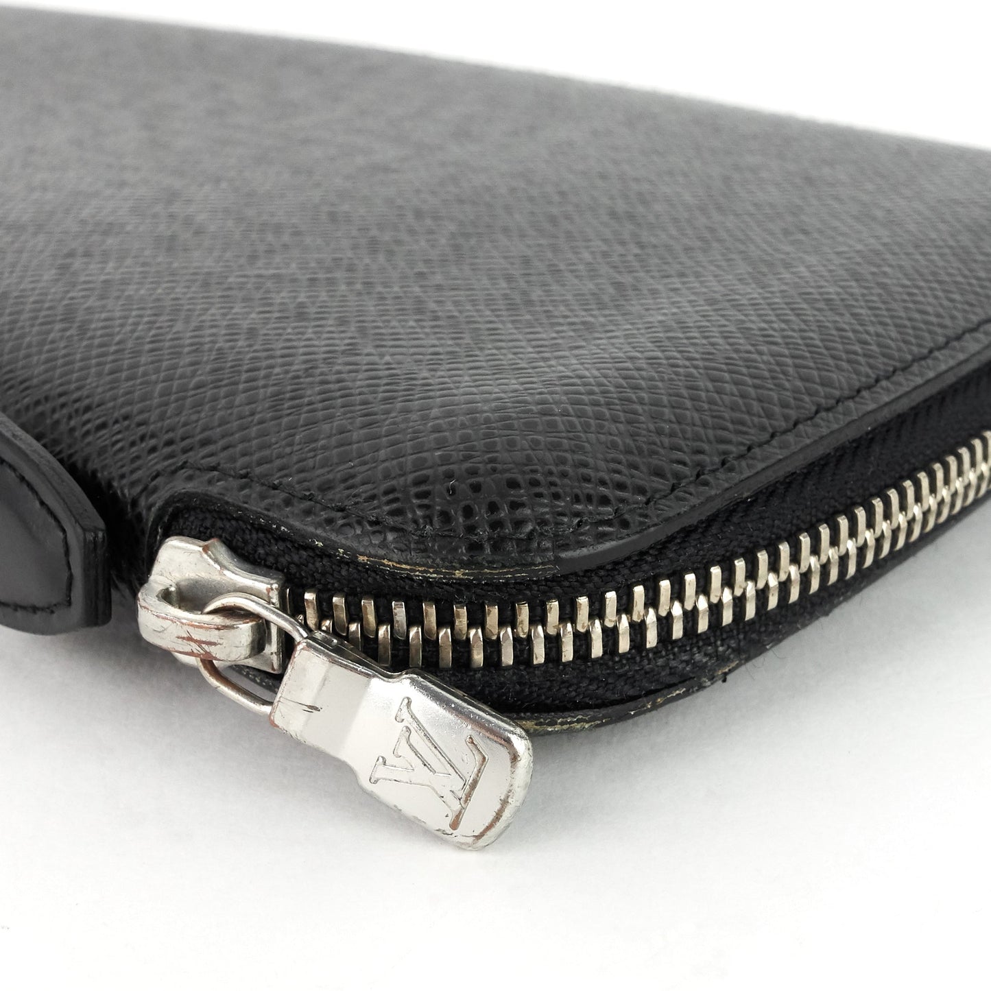 LOUIS VUITTON Atoll Taiga Leather Travel Organizer Bag