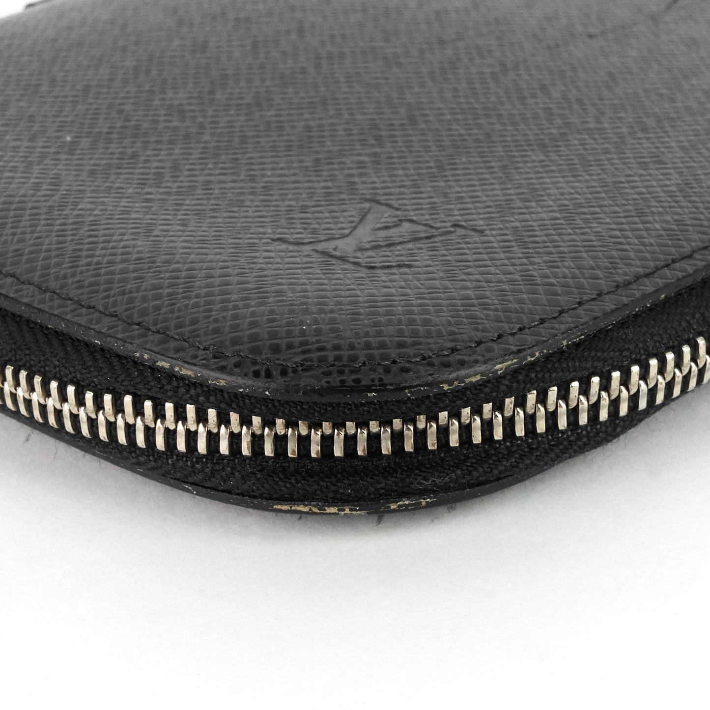 LOUIS VUITTON Atoll Taiga Leather Travel Organizer Bag