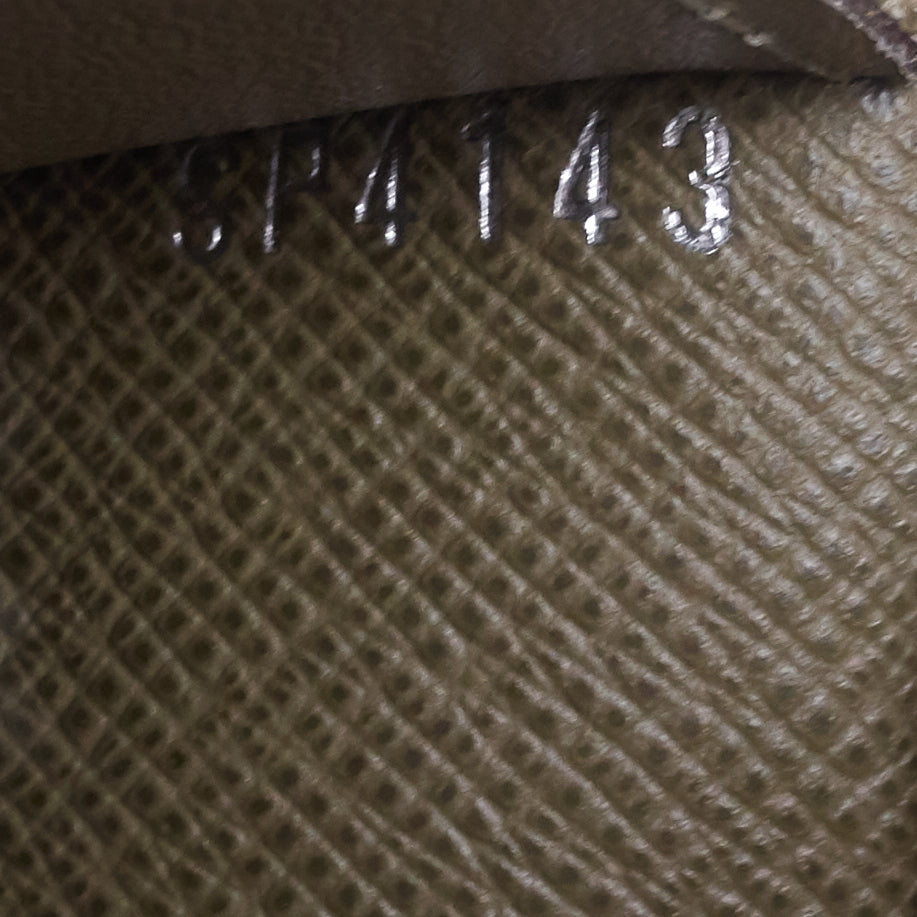 LOUIS VUITTON Brazza Taiga Leather Wallet
