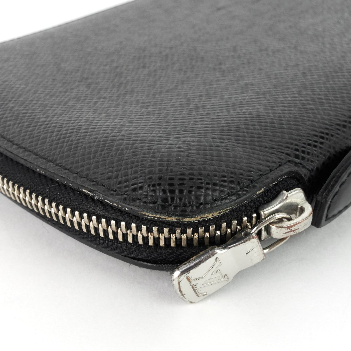 LOUIS VUITTON Atoll Taiga Leather Travel Organizer Bag