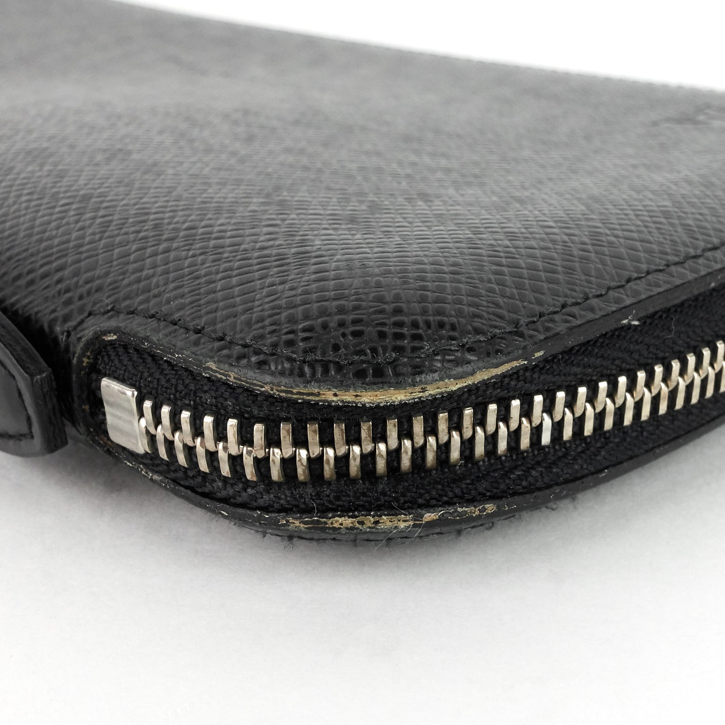 LOUIS VUITTON Atoll Taiga Leather Travel Organizer Bag