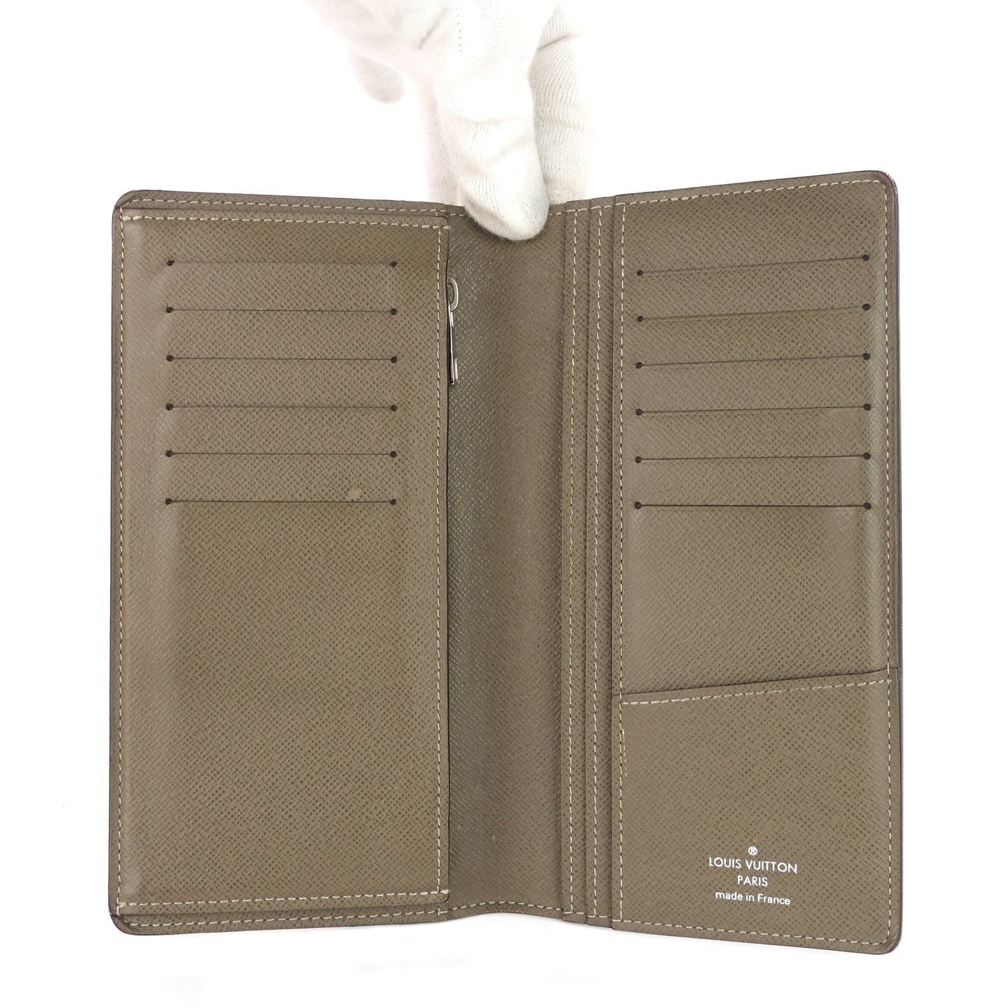LOUIS VUITTON Brazza Taiga Leather Wallet