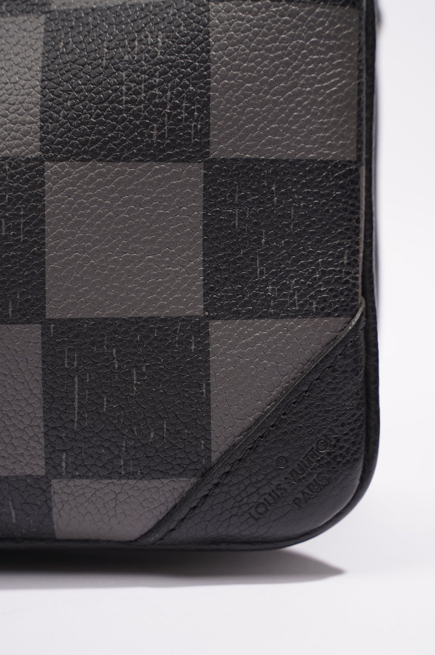 Louis Vuitton Damier Graphite 3D Trio Messenger 3D Monogram