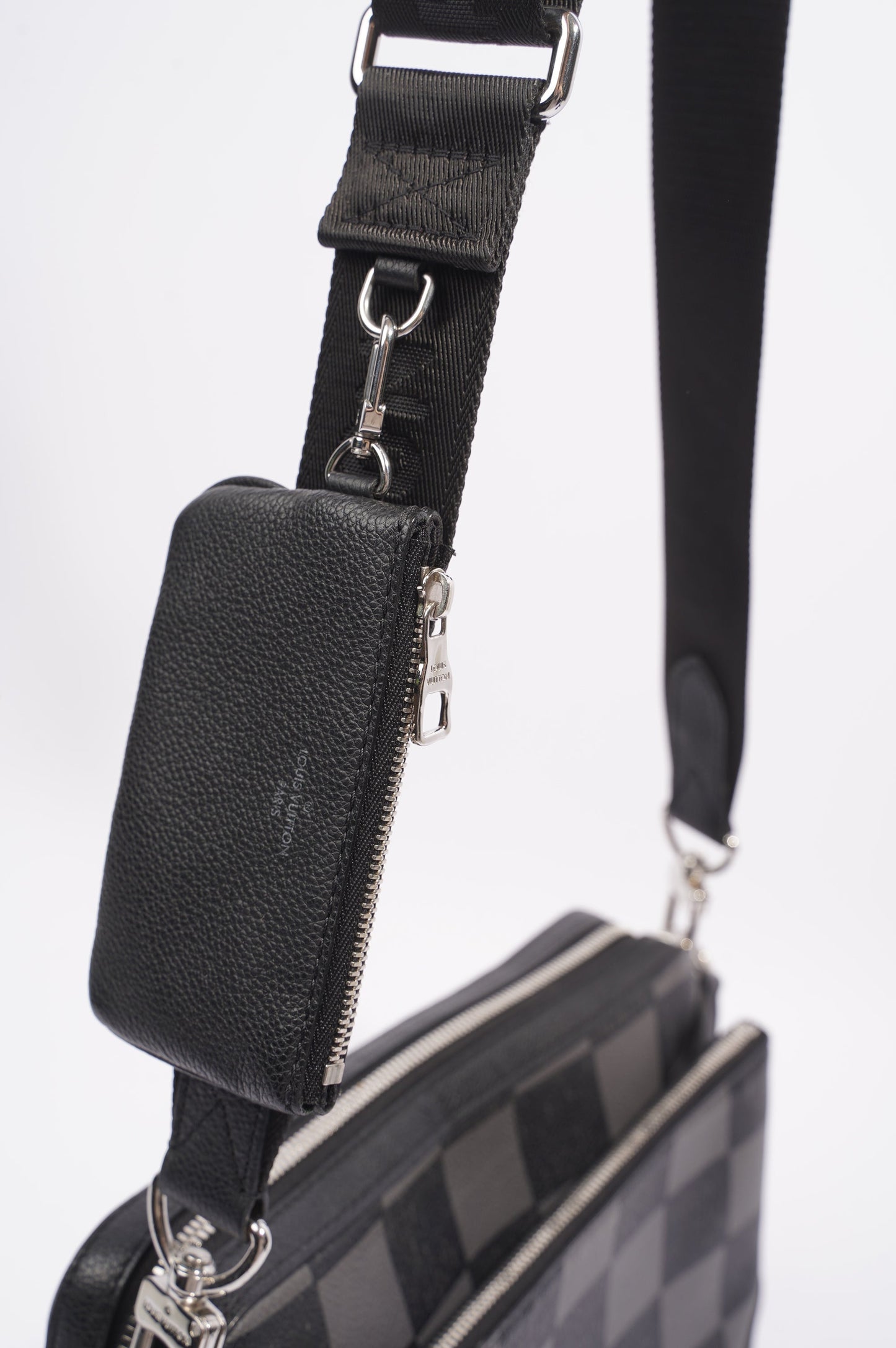 Louis Vuitton Damier Graphite 3D Trio Messenger 3D Monogram