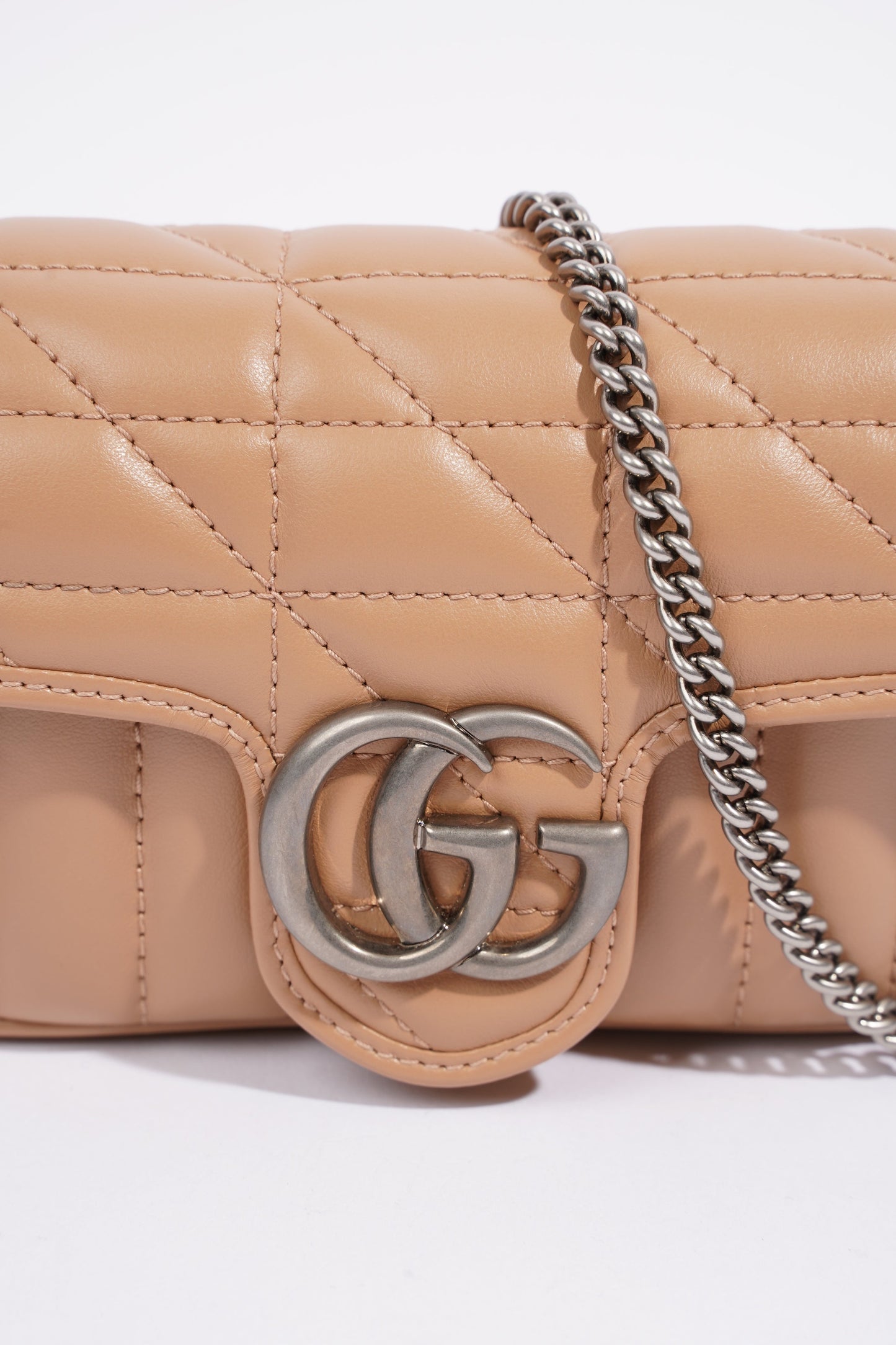 Gucci Marmont Flap Nude Matelasse Leather Super Mini
