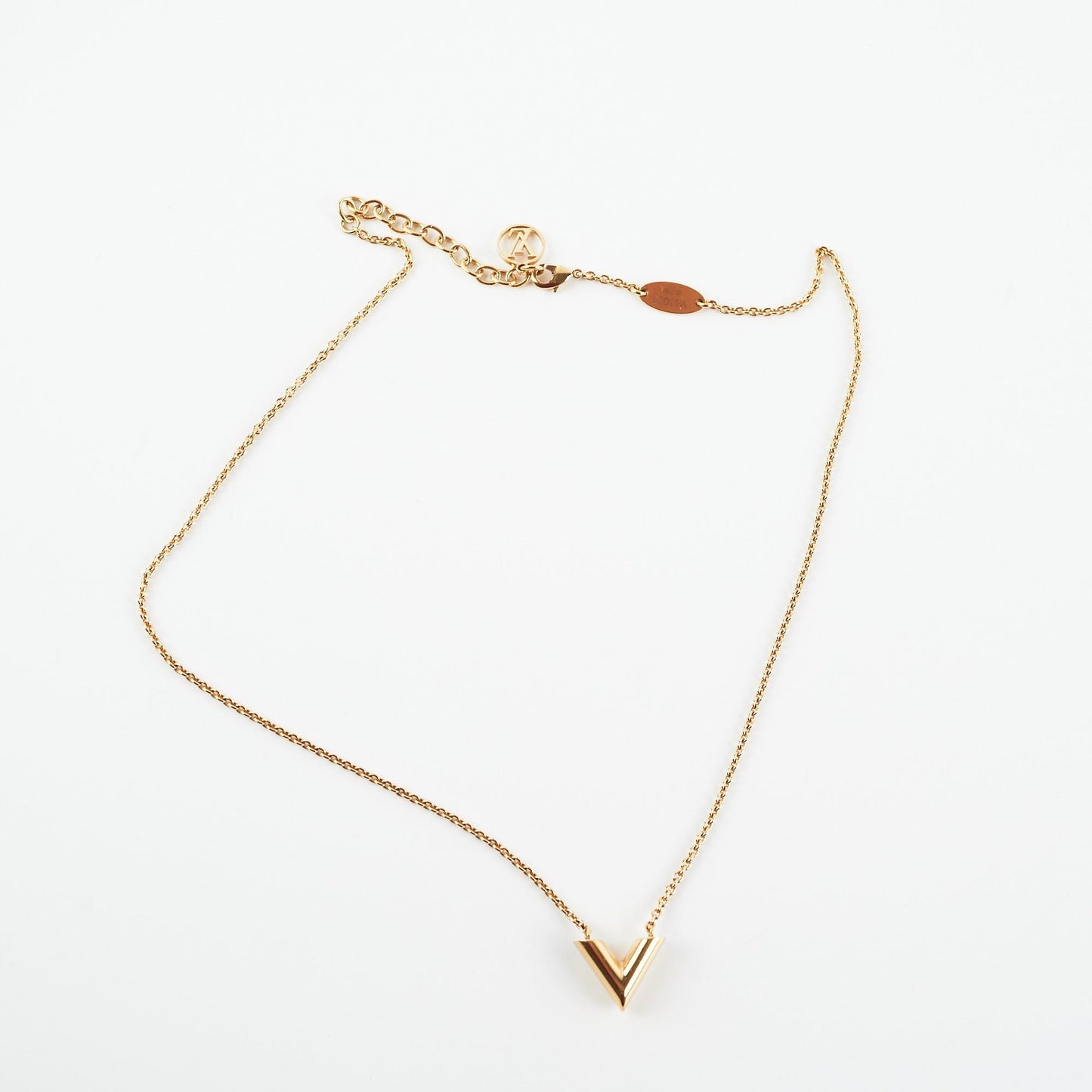 Louis Vuitton Essential V Gold (Costume Jewellery)