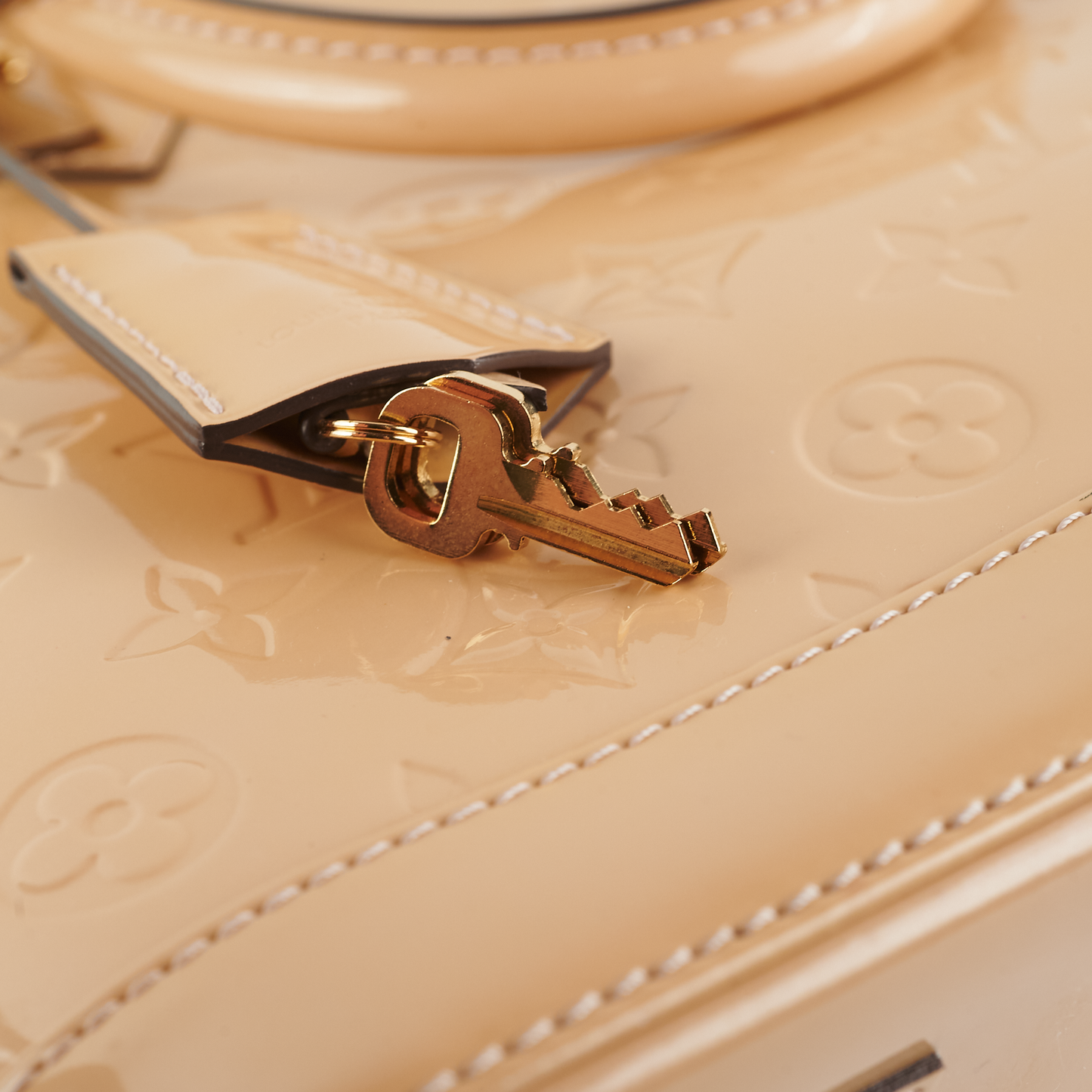 Louis Vuitton Alma PM Vernis Beige