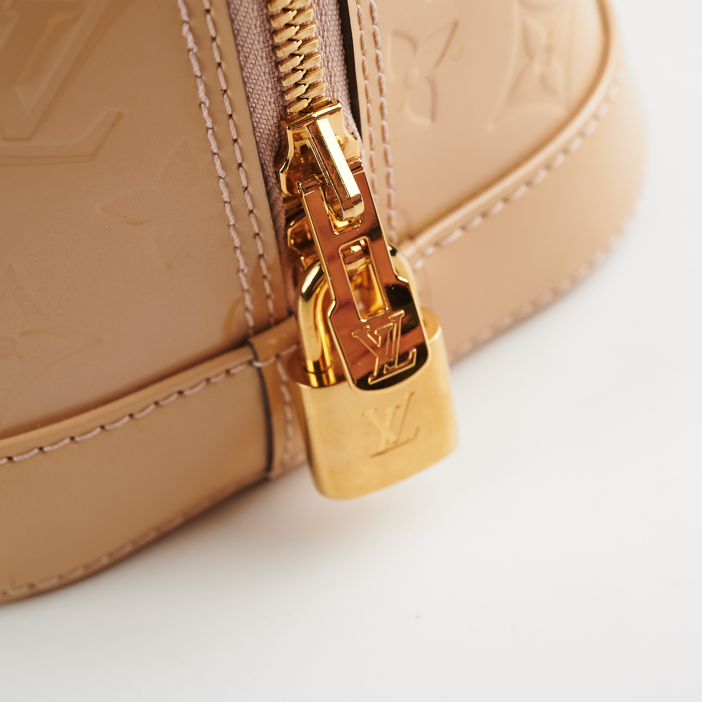 Louis Vuitton Alma PM Vernis Beige