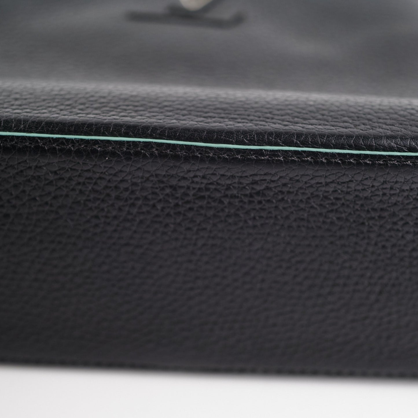 19/7- Louis Vuitton Capucines BB Taurillon Black
