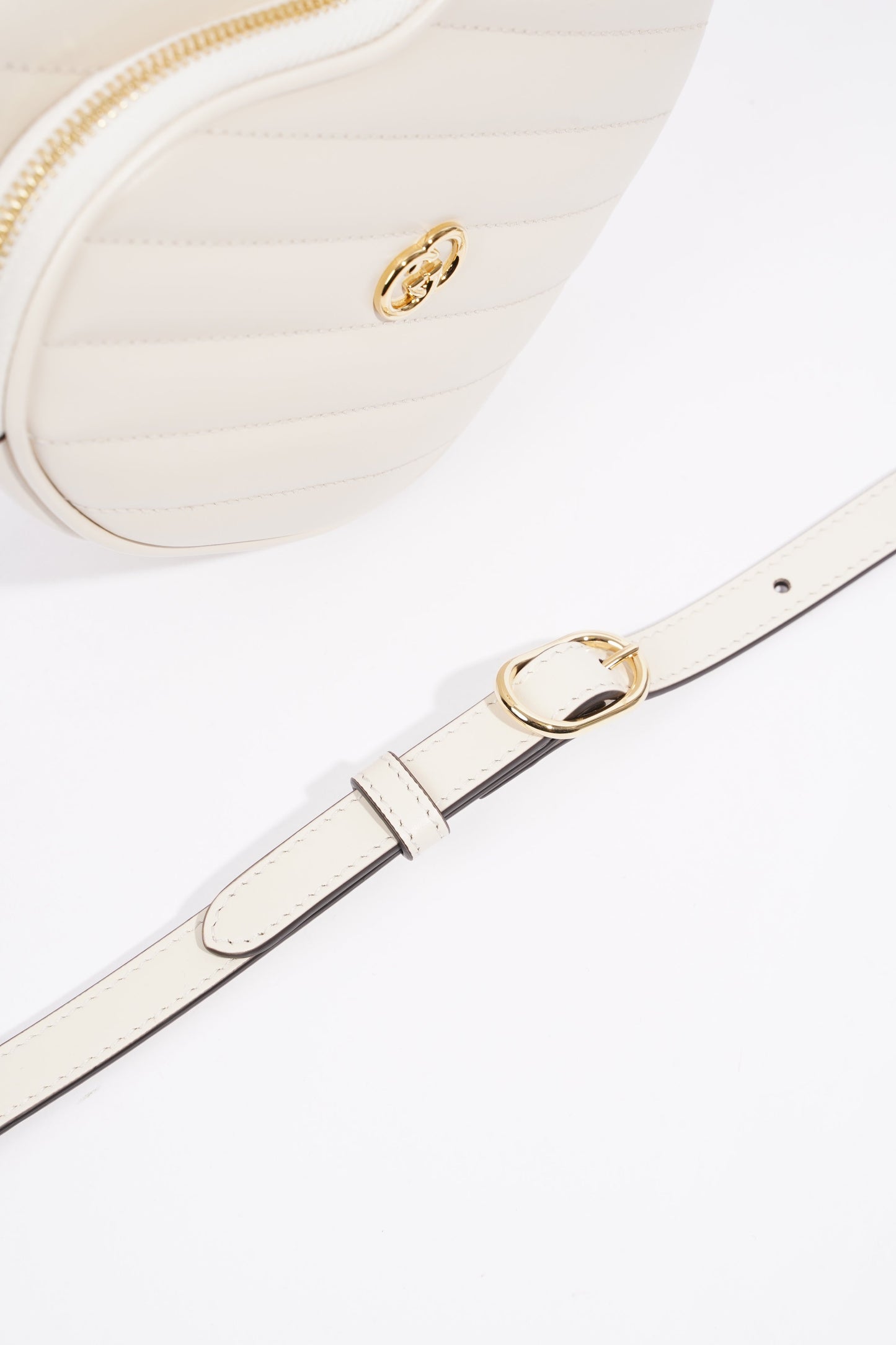Gucci Interlocking G Mini Heart Cream Matelasse Leather