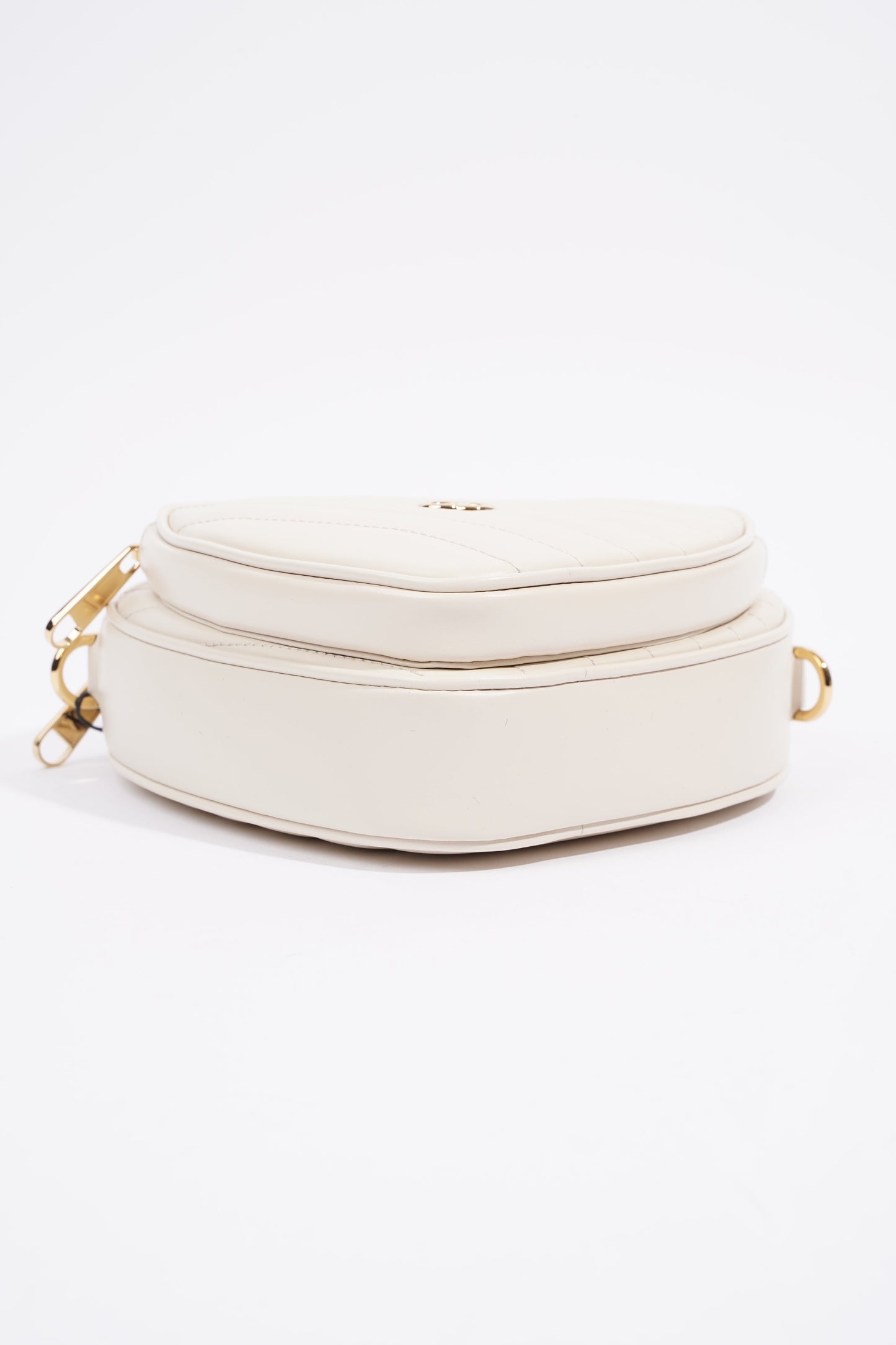 Gucci Interlocking G Mini Heart Cream Matelasse Leather