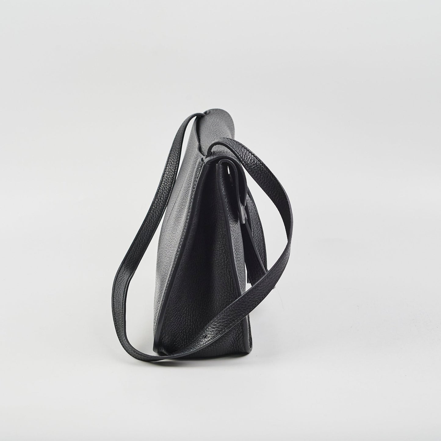 Hermes Hazlan 31cm Black - A Stamp