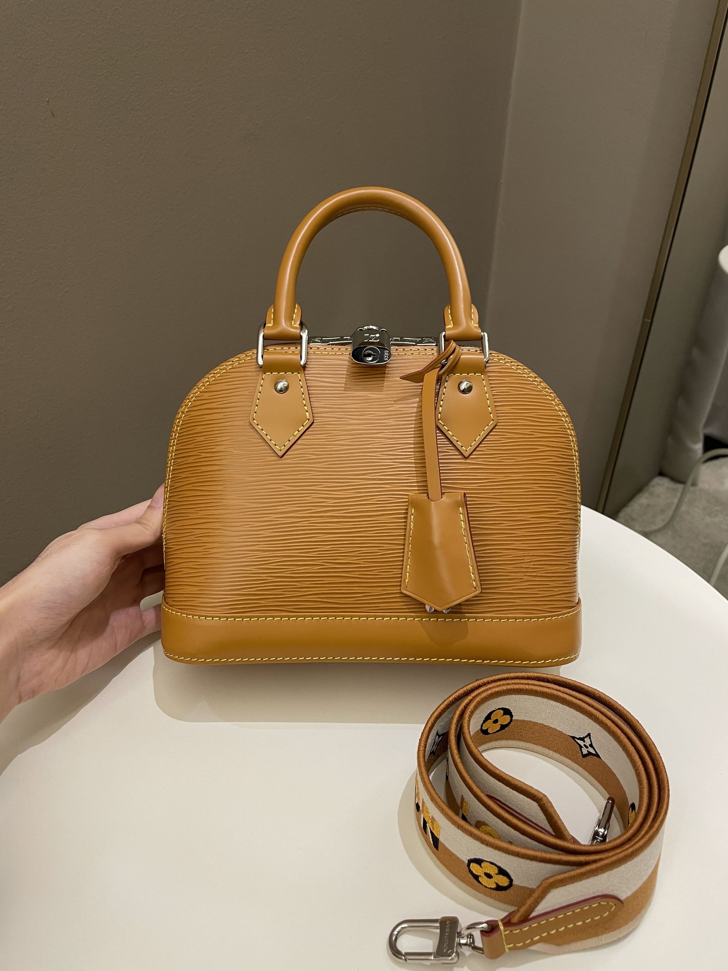 Louis Vuitton Alma BB Gold Miel Epi