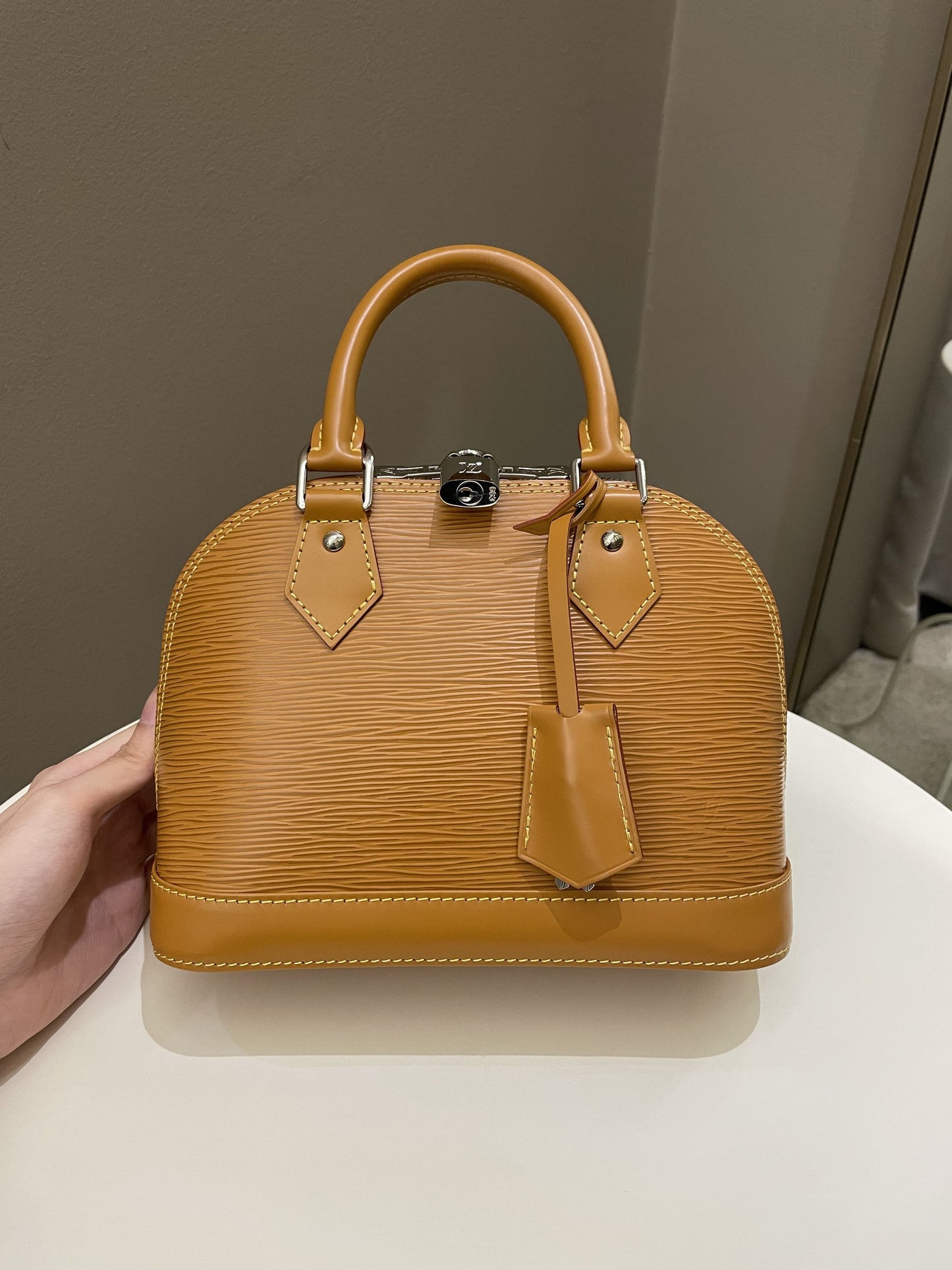 Louis Vuitton Alma BB Gold Miel Epi
